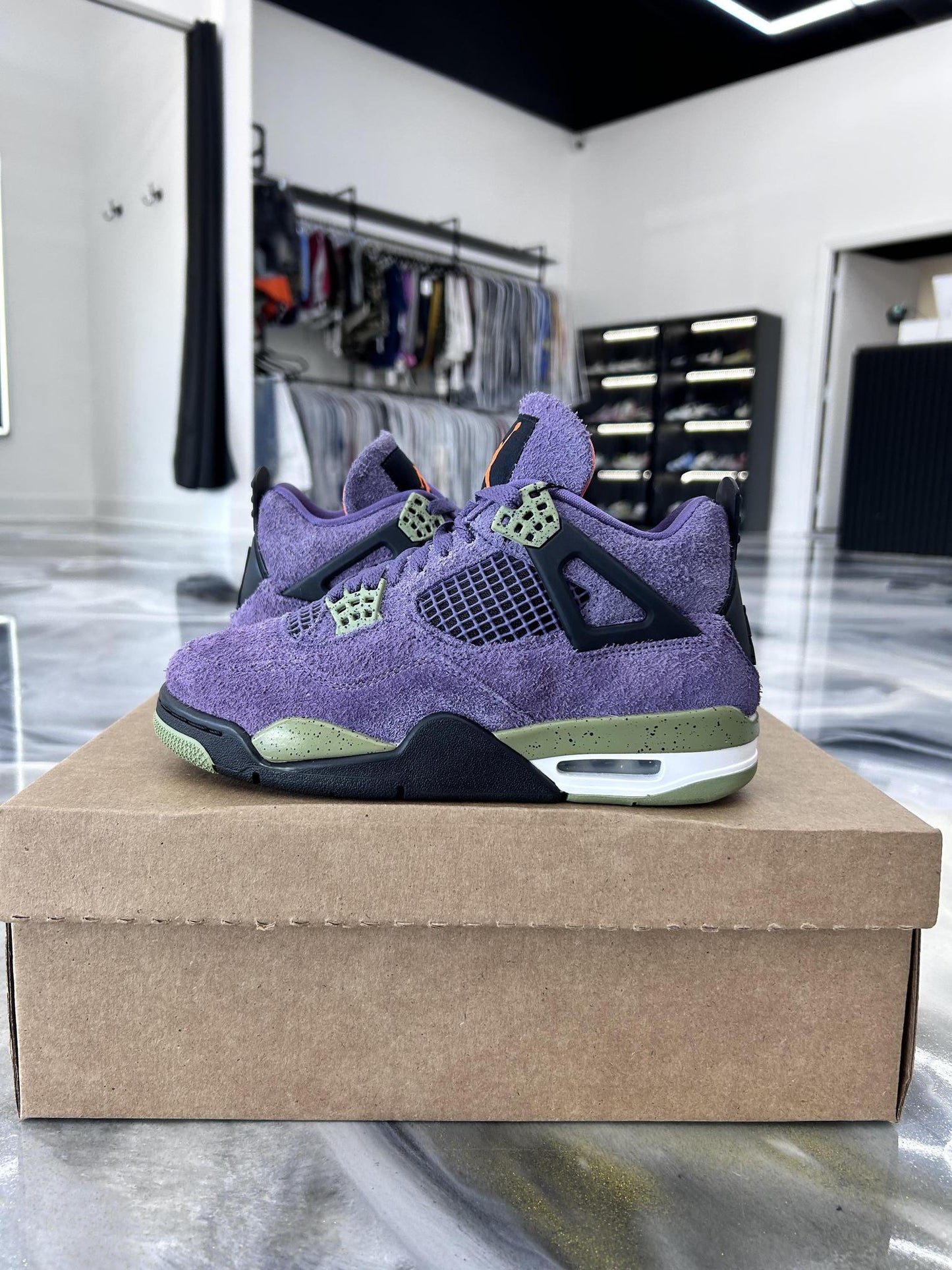 Jordan 4 "Canyon Purple" Used Size 5Y/6.5W