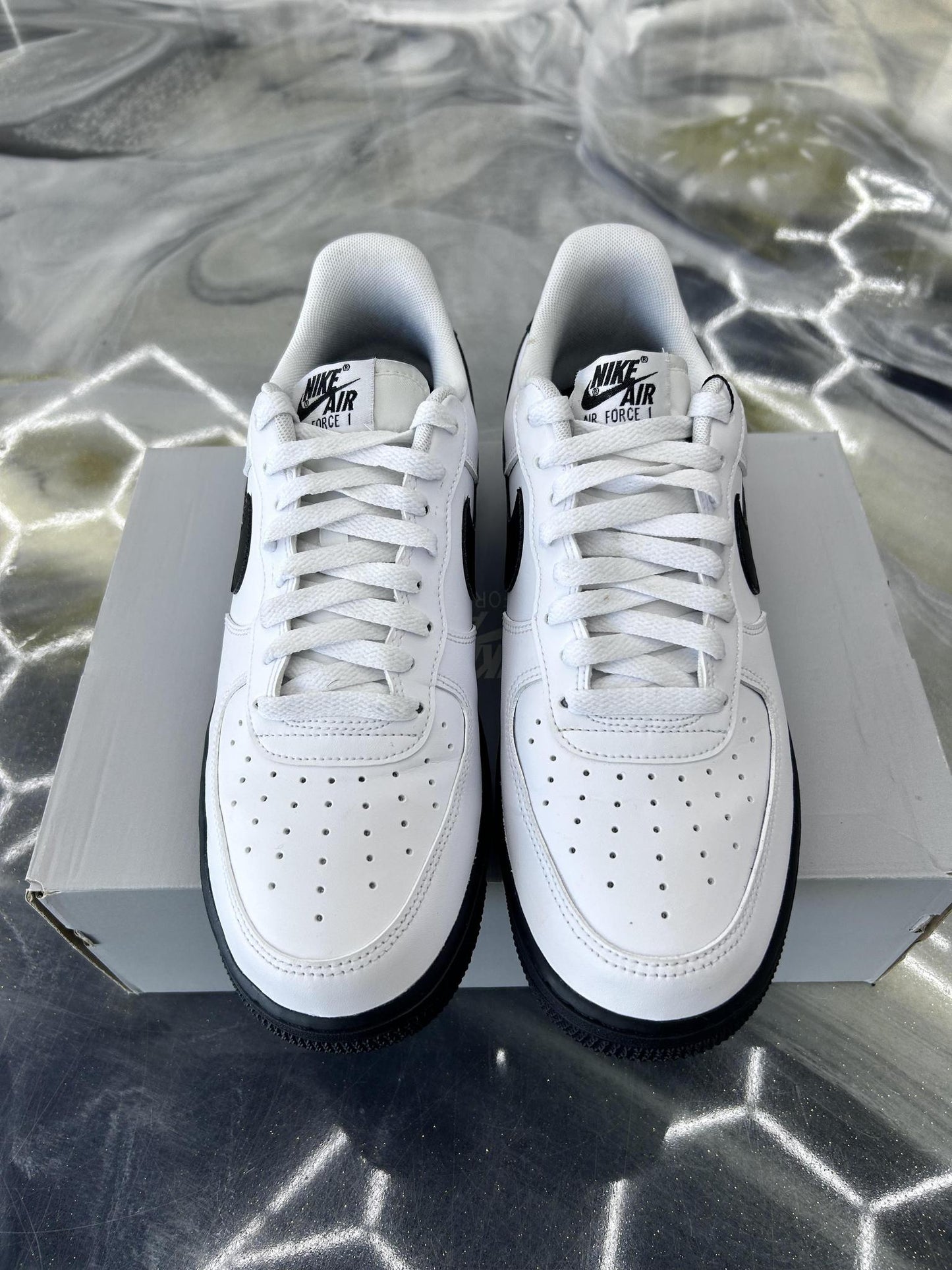 Nike Air Force 1 "White/Black" Used Size 9
