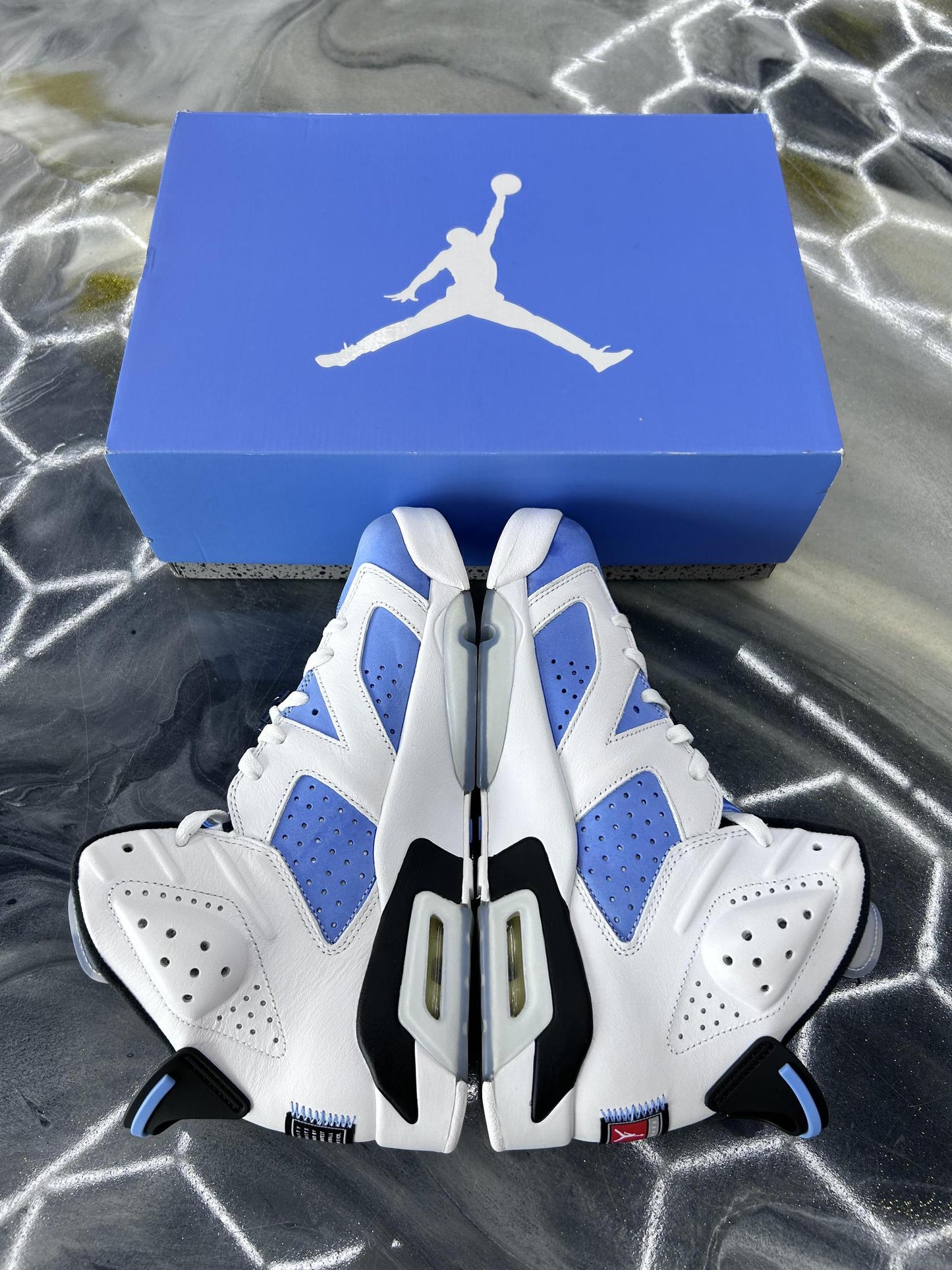 Jordan 6 "UNC" Used Size 9.5