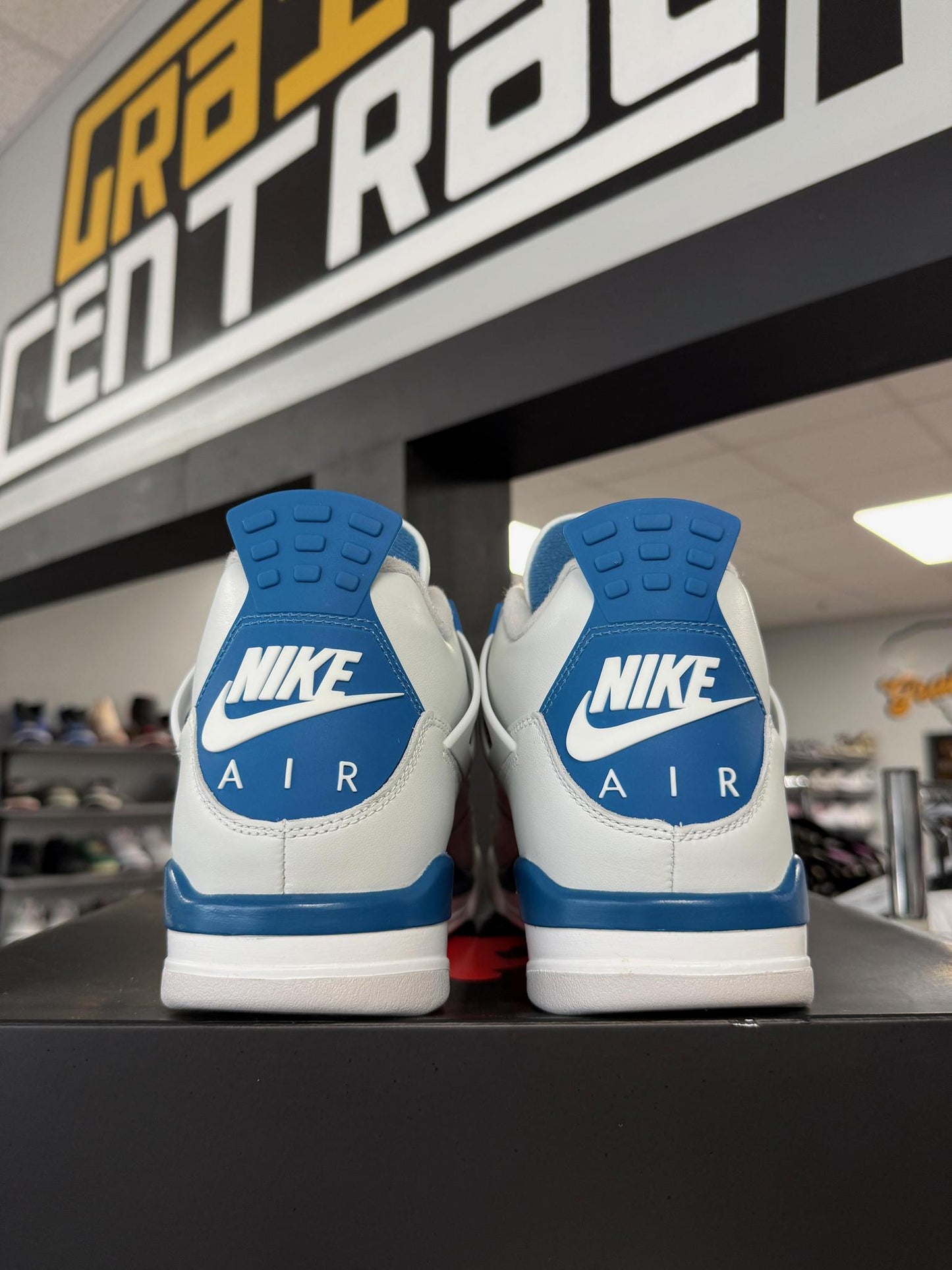 Jordan 4 "Military Blue" Used Size 11.5