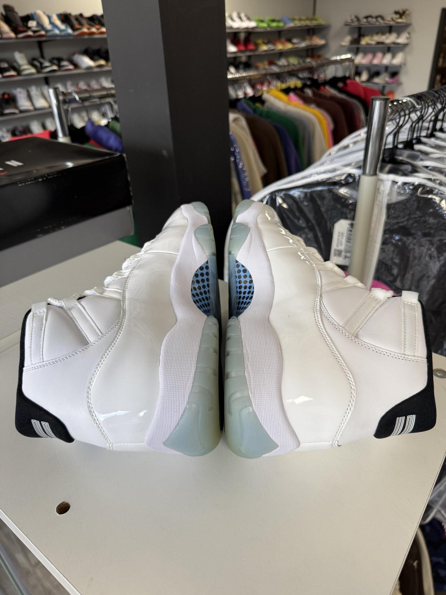 Jordan 11 "Legend Blue" Used Size 12