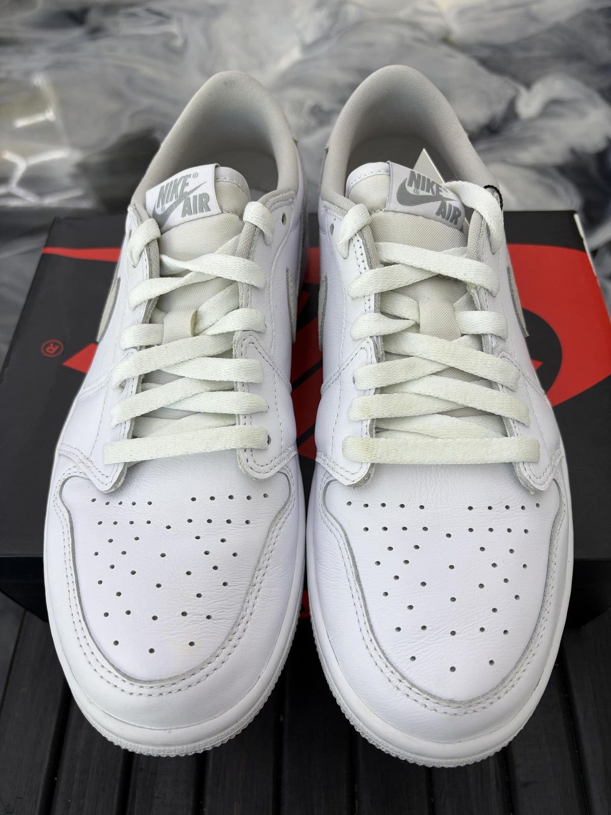 Jordan 1 Low "Neutral Grey" Used Size 8.5