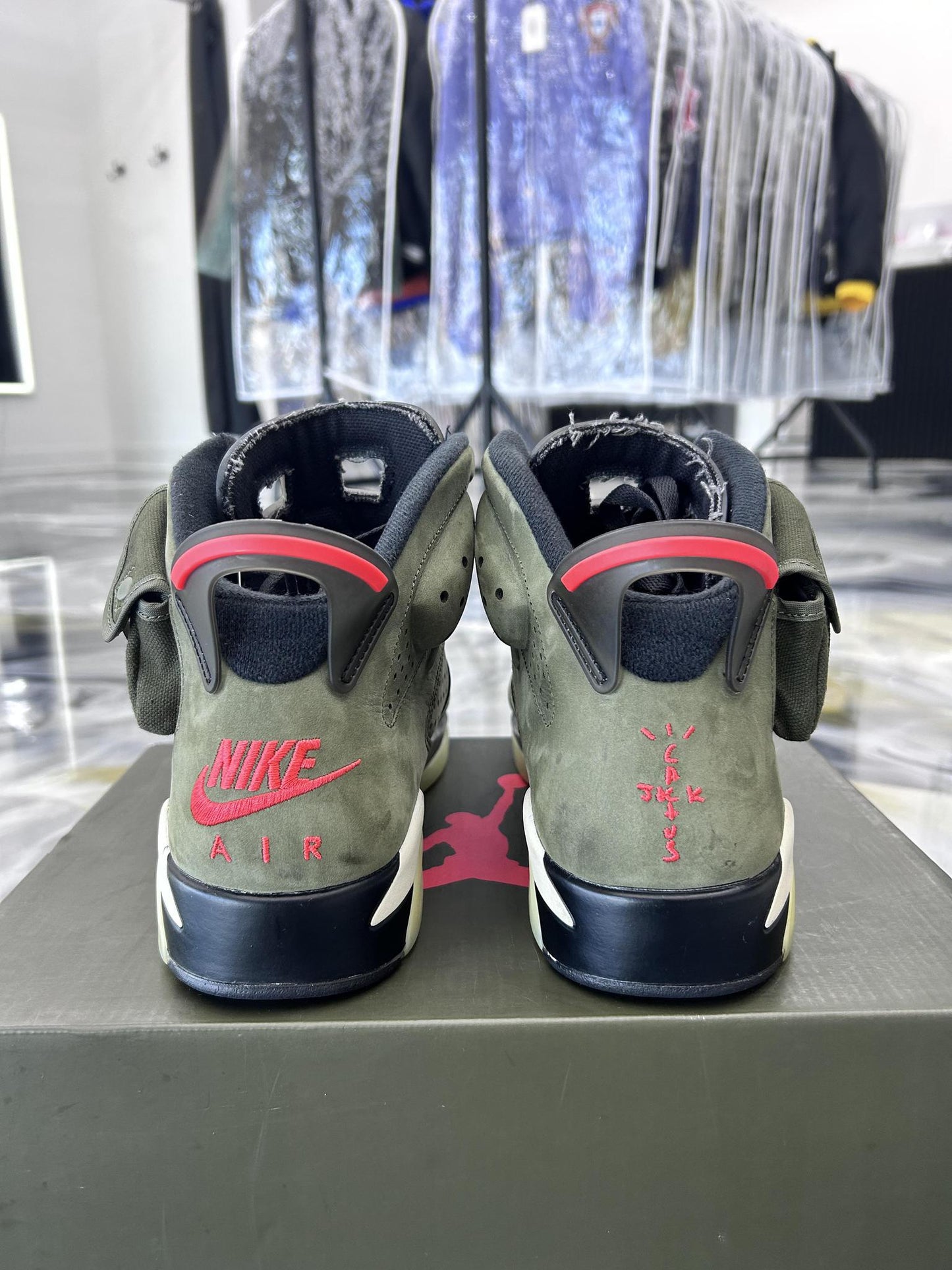 Jordan 6 x Travis Scott "Olive" Used Size 10.5