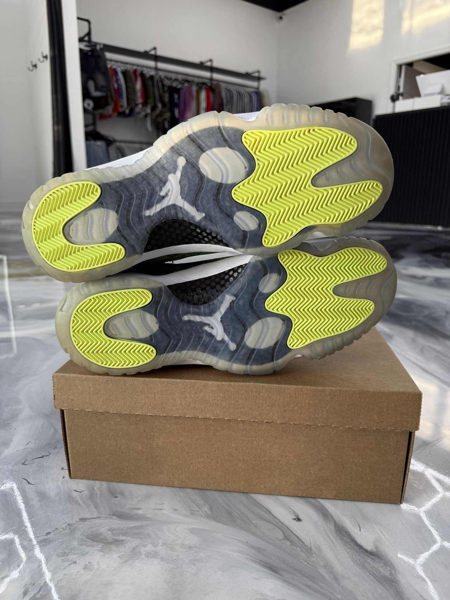 Jordan 11 Low "Green Snakeskin" Used Size 15