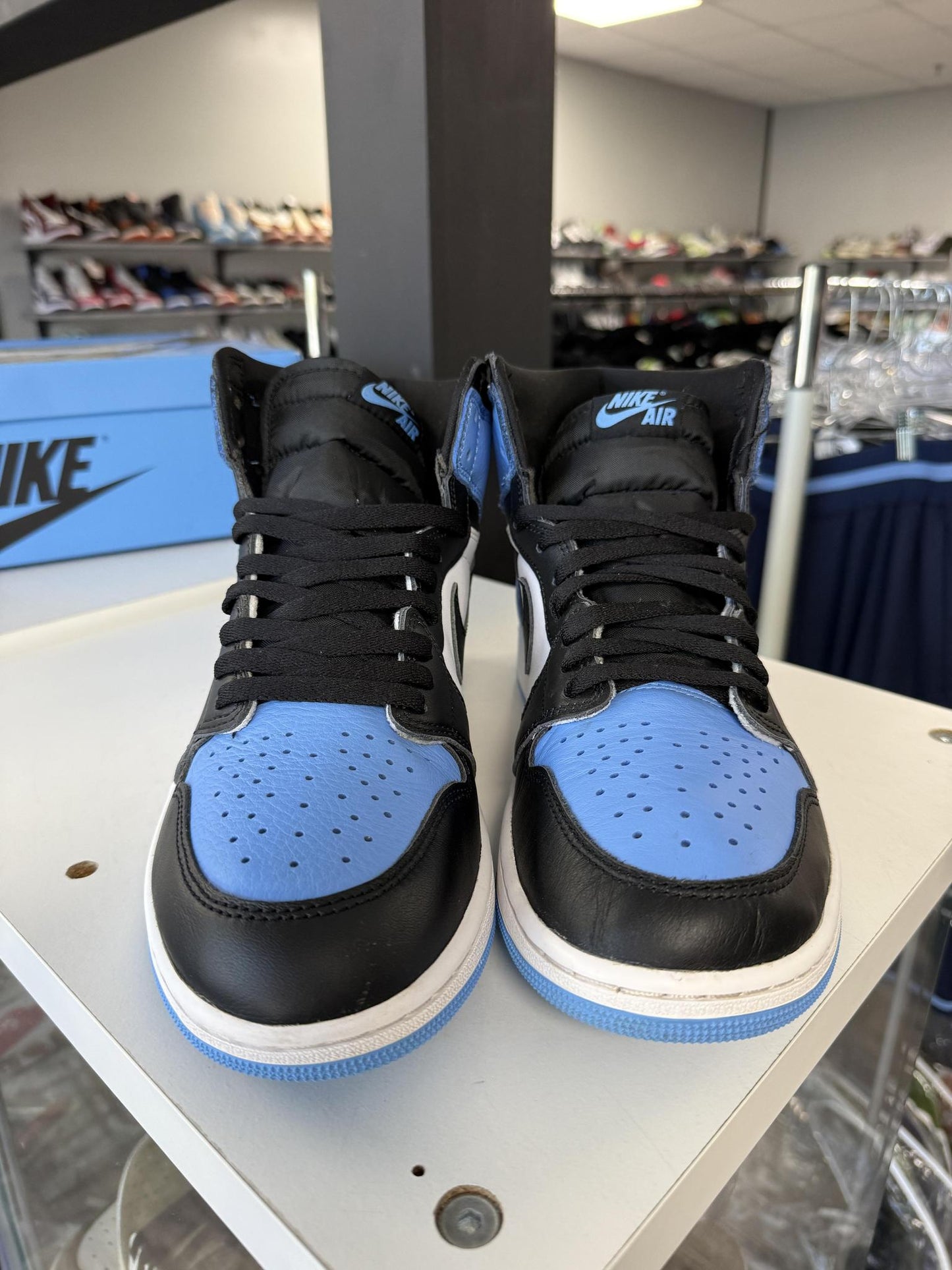 Jordan 1 "UNC Toe" Used Size 11