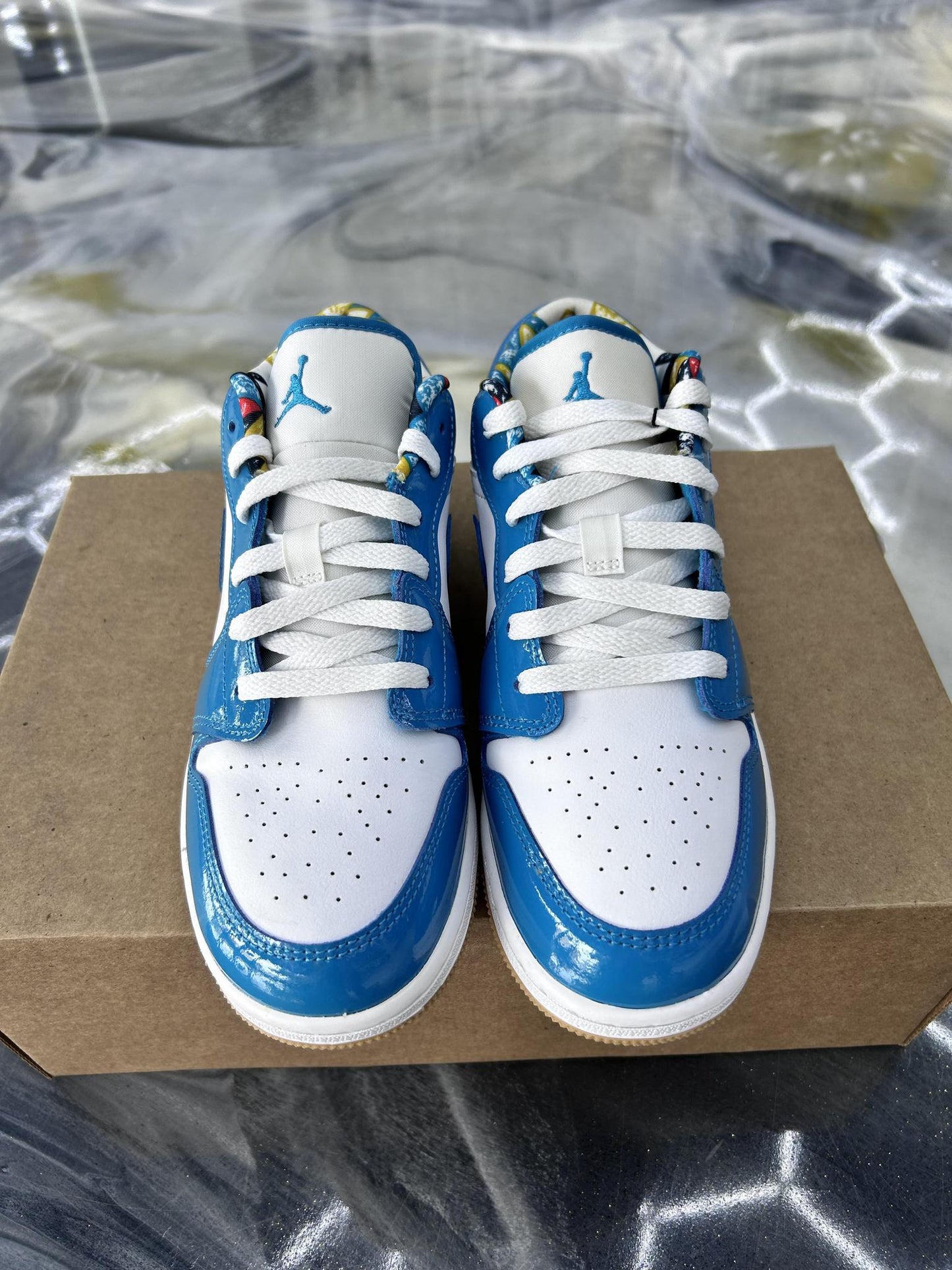 Jordan 1 Low "Barcelona" Used Size 6Y/7.5W