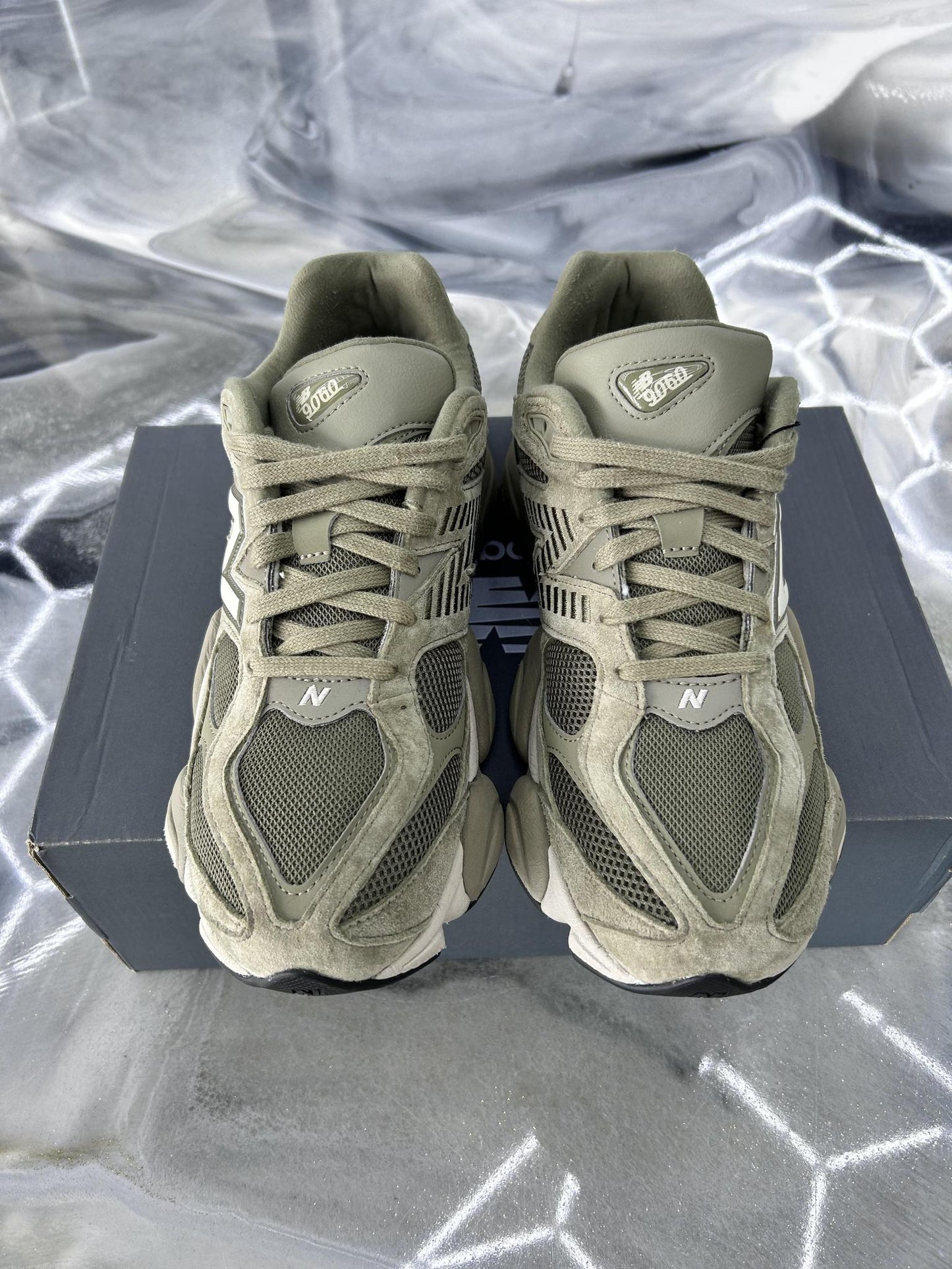 New Balance 9060 "Olive" Used Size 11
