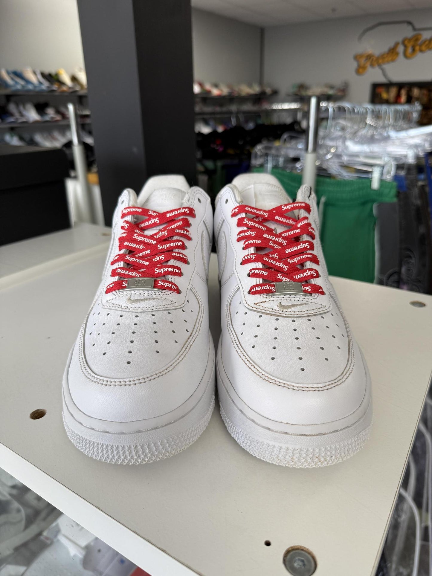Nike Supreme Air Force One Low "White" Used Size 9
