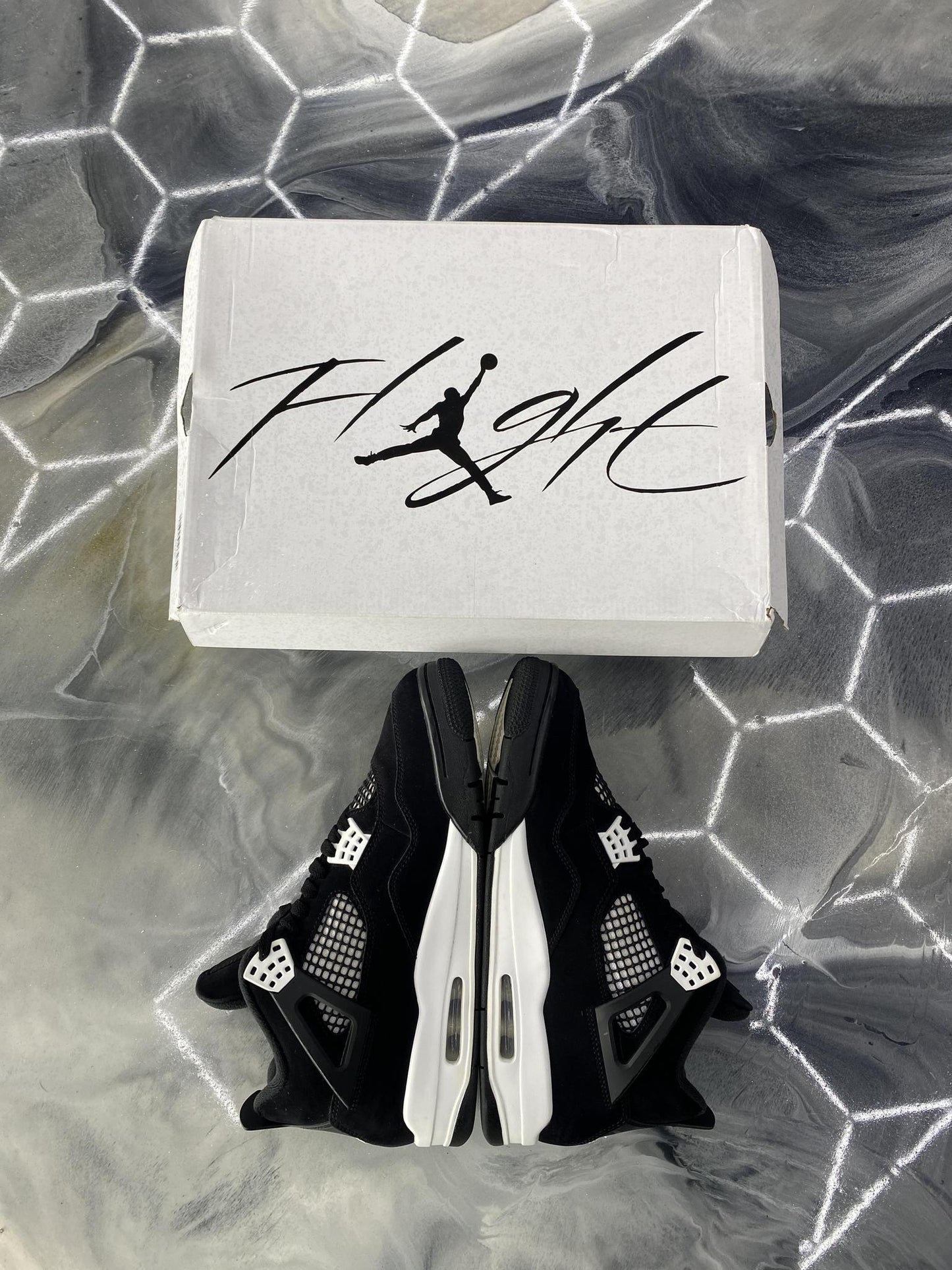 Jordan 4 "White Thunder" Used Size 10.5