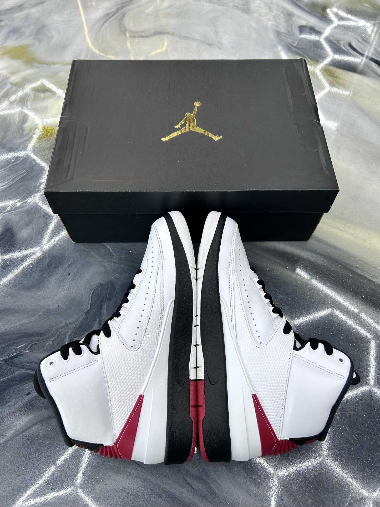 Jordan 2 "Chicago" Used Size 7Y/8.5W