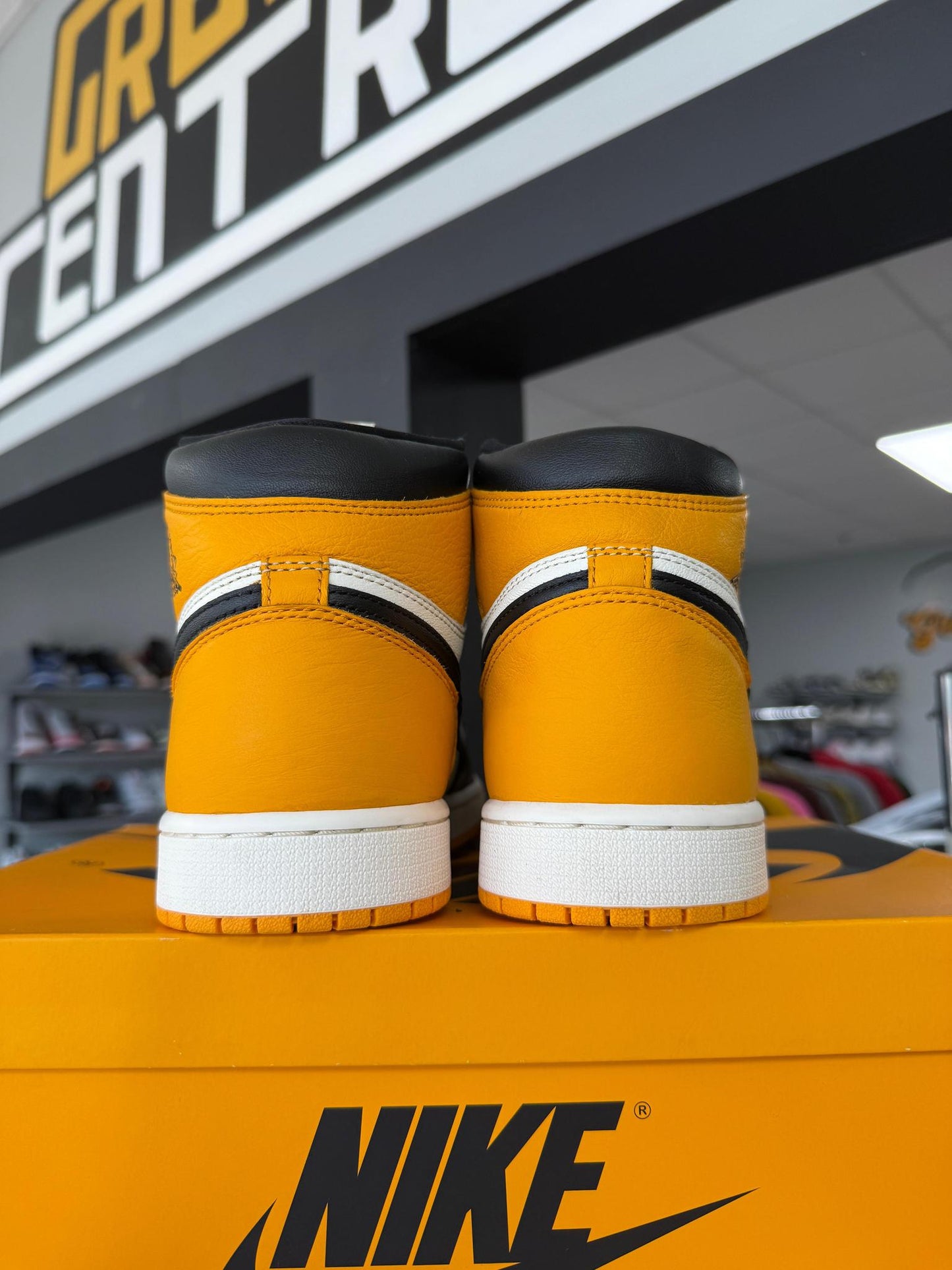 Jordan 1 "Yellow Toe" Used Size 10
