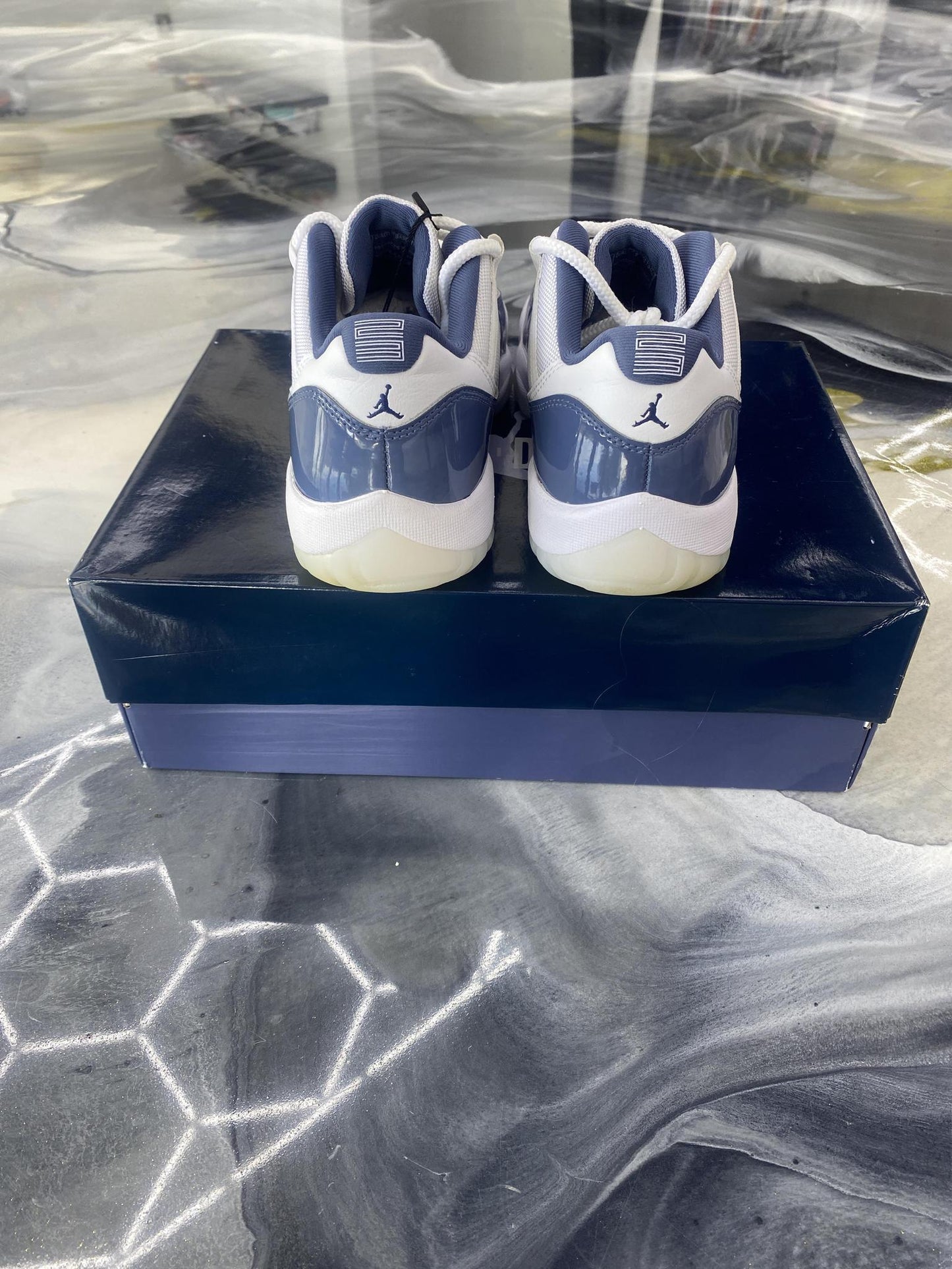 Jordan 11 Low "Diffused Blue" Used Size 8