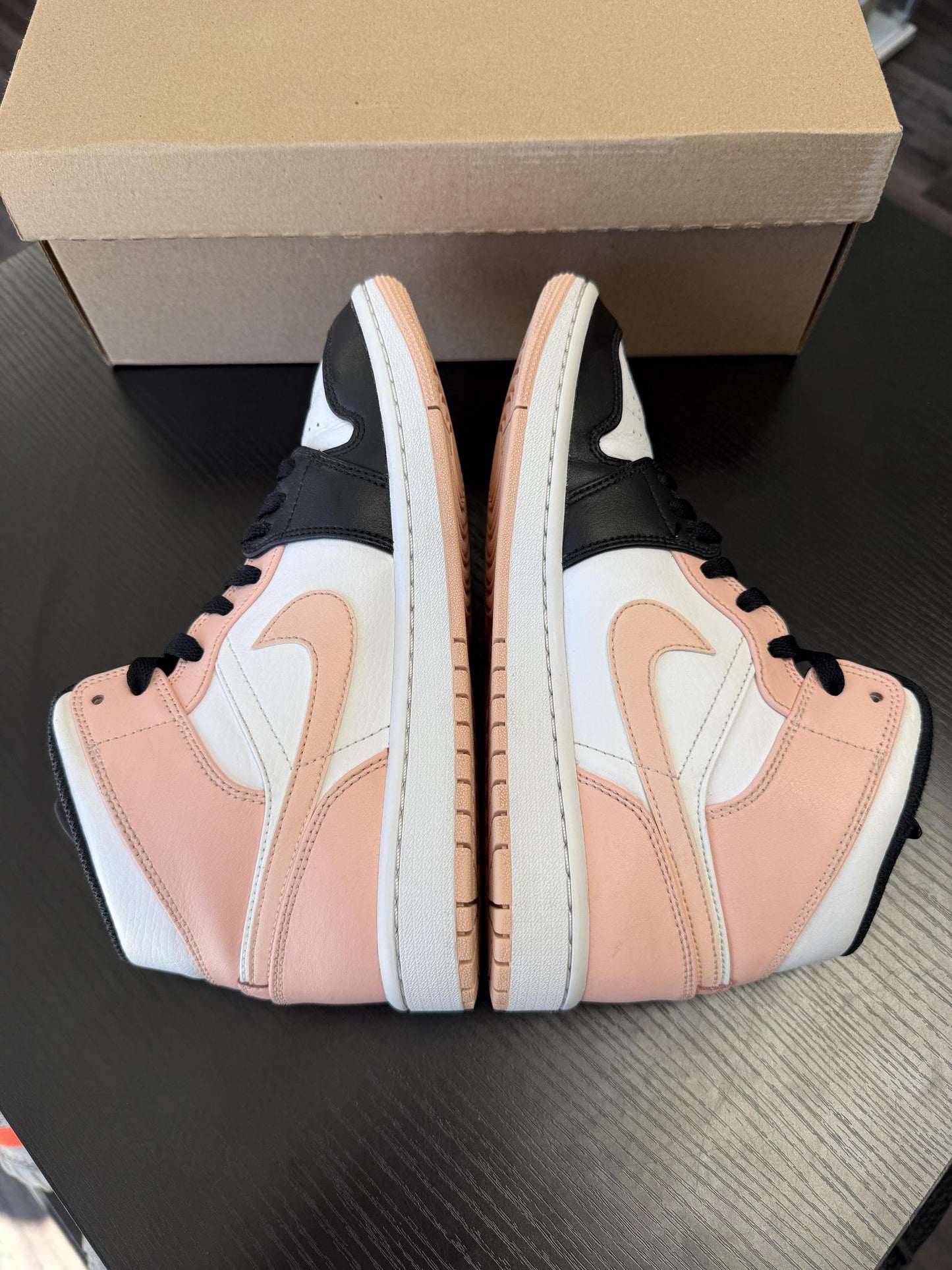Jordan 1 Mid "Arctic Orange" Used Size 7Y/8.5W