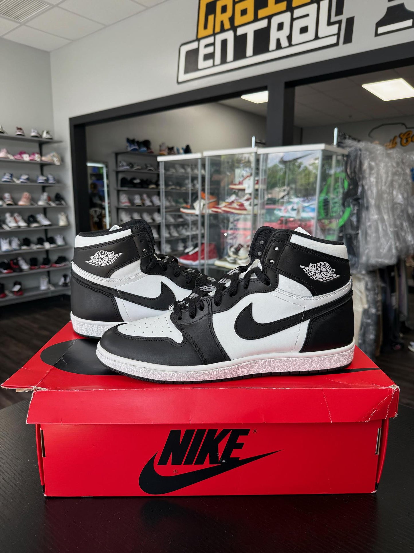 Jordan 1 '85 "Black White" Used Size 13
