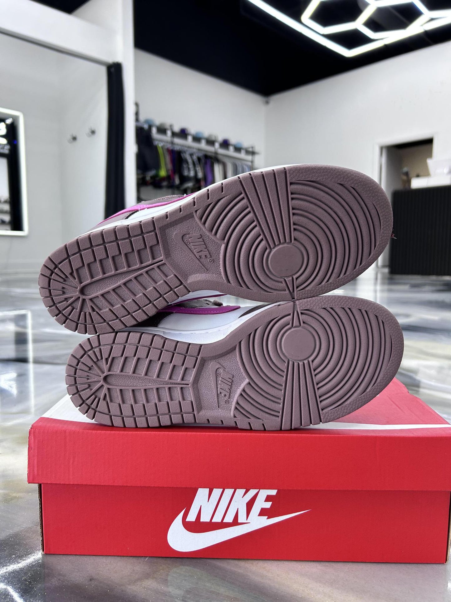 Nike Dunk Low "Mauve/Pink" Used Size 6.5Y/8W