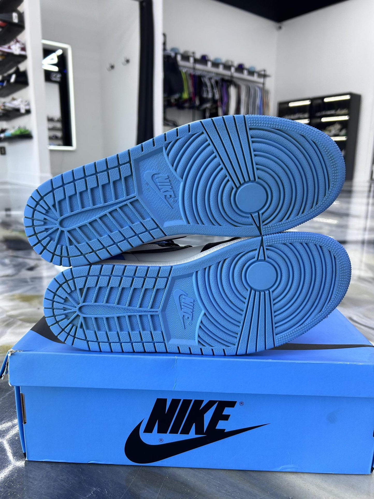 Jordan 1 "UNC Toe" Used Size 9.5