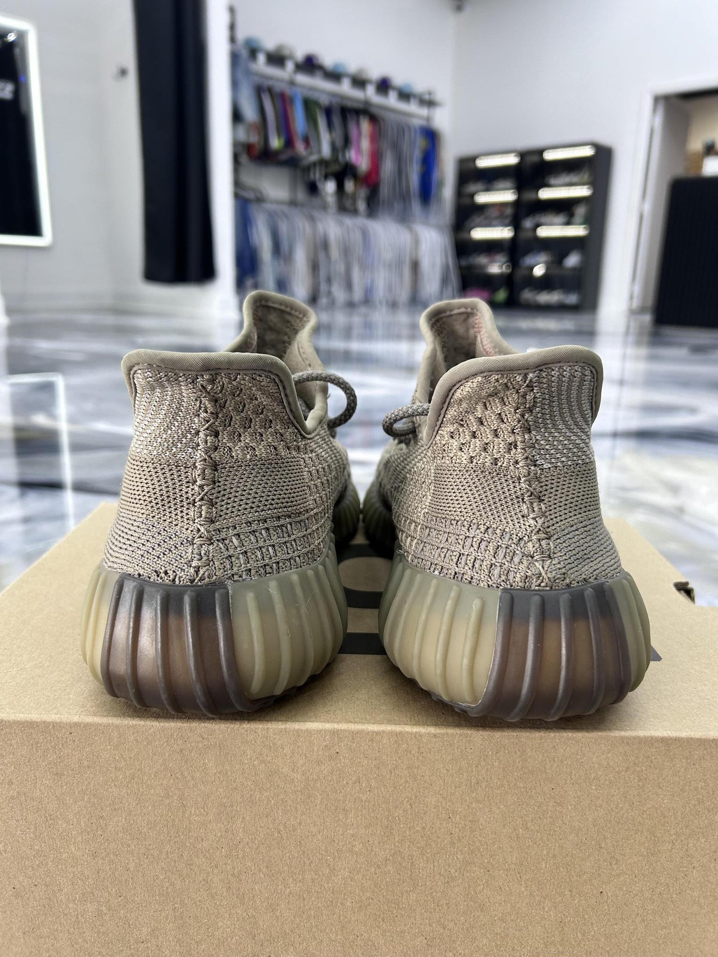 Yeezy 350 "Taupe" Used Size 11