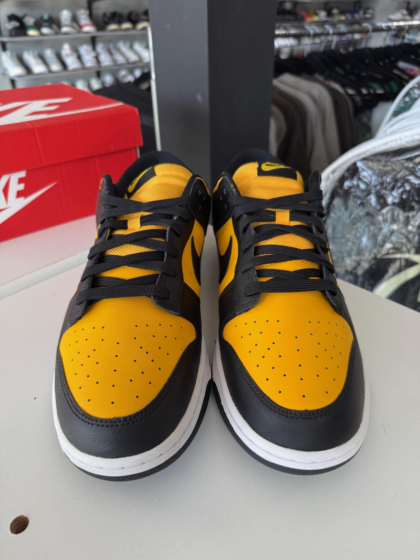 Dunk Low "Reverse Goldenrod" Used Size 13