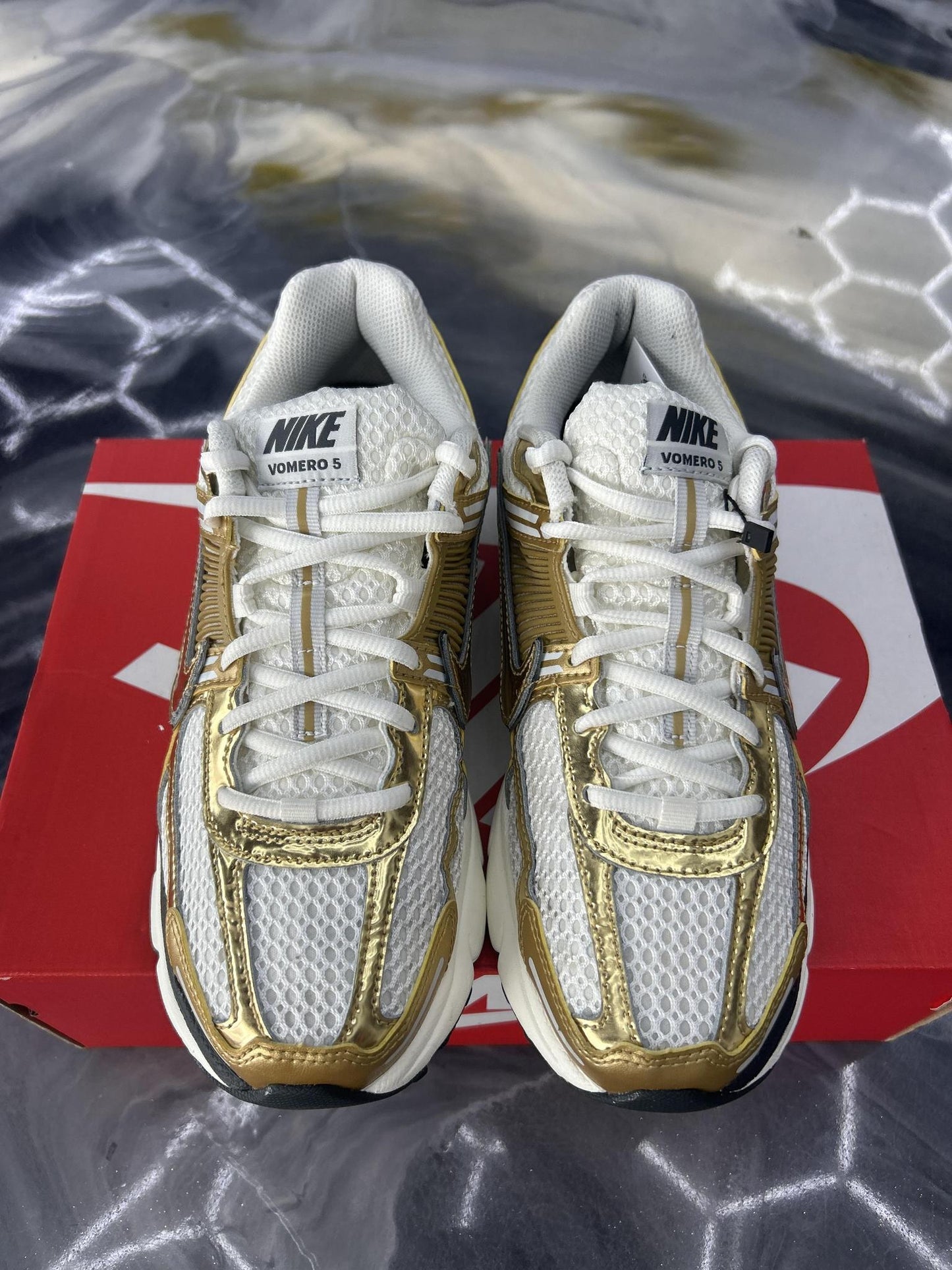 Nike Zoom Vomero "Metallic Gold" Used Size 8