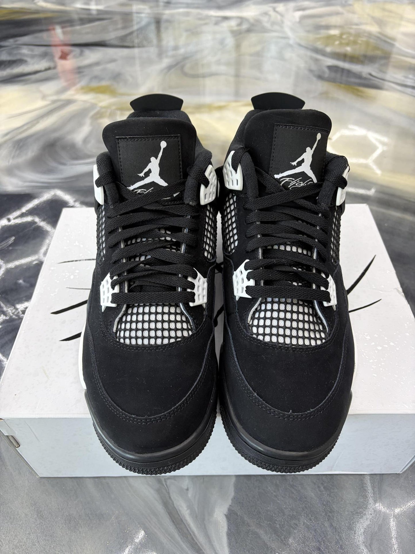 Jordan 4 "White Thunder" Used Size 10.5