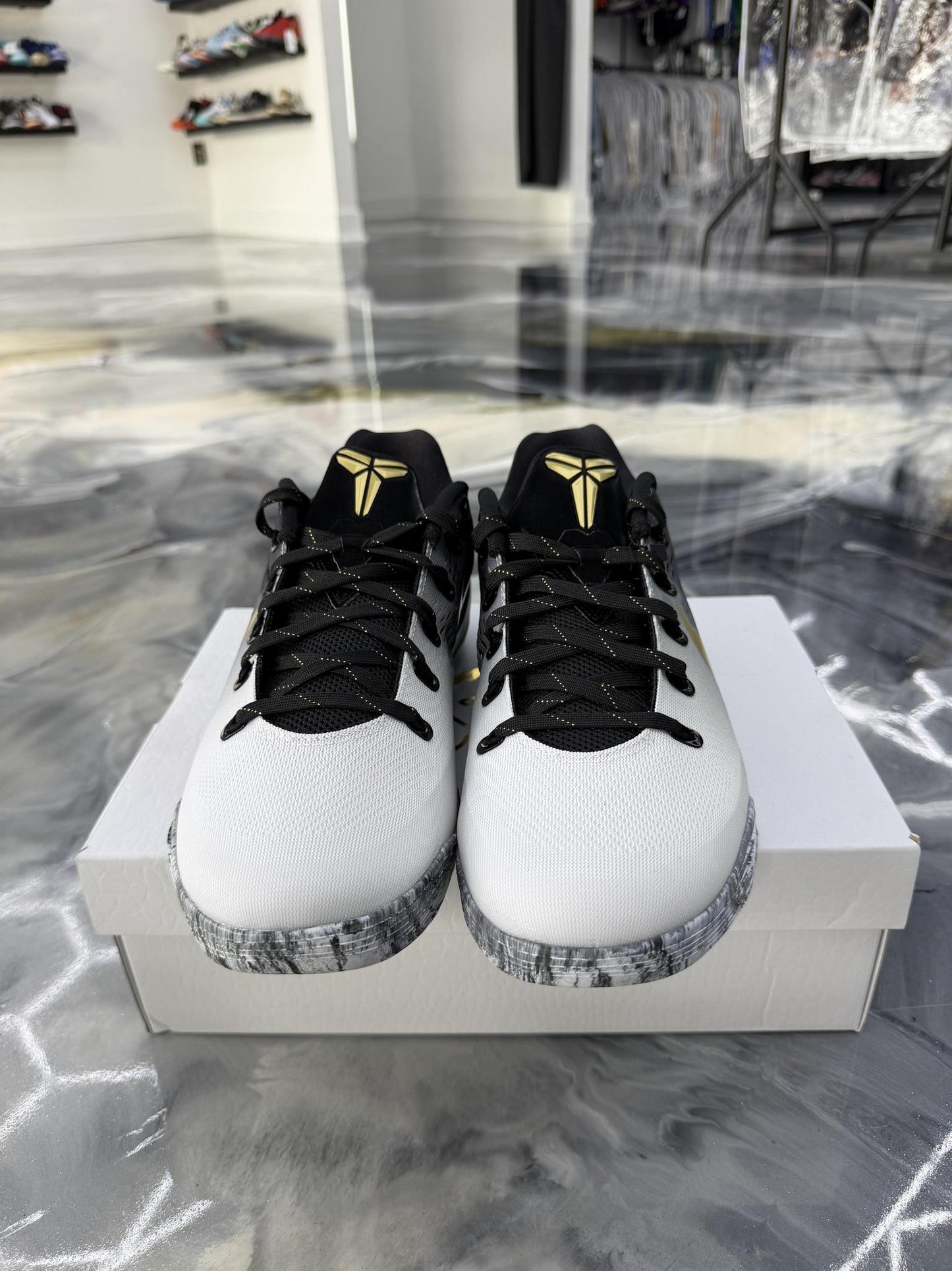 Nike Kobe 9 Mambacita Used Size 12