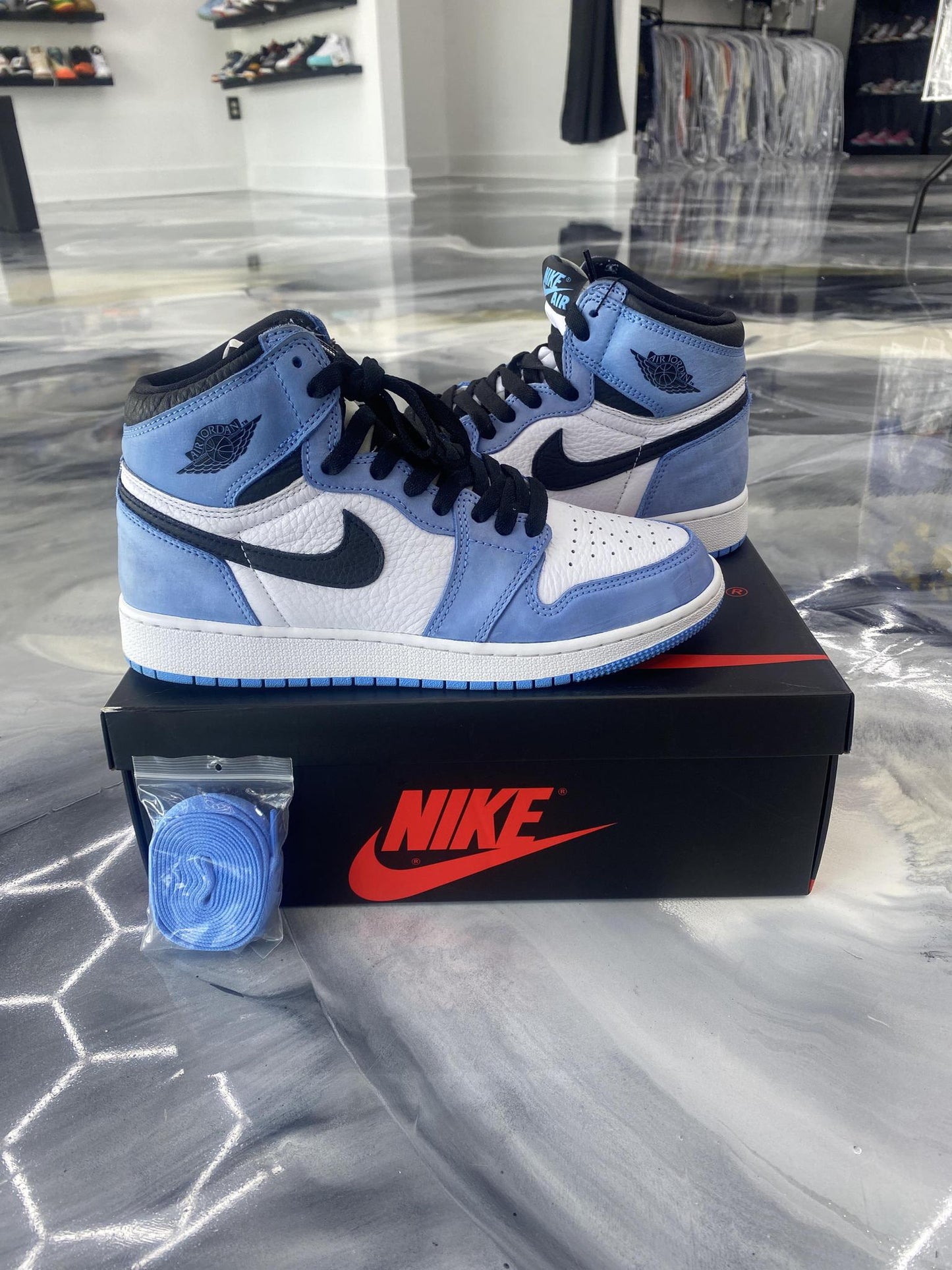Jordan 1 "University Blue" Used 7Y/8.5W