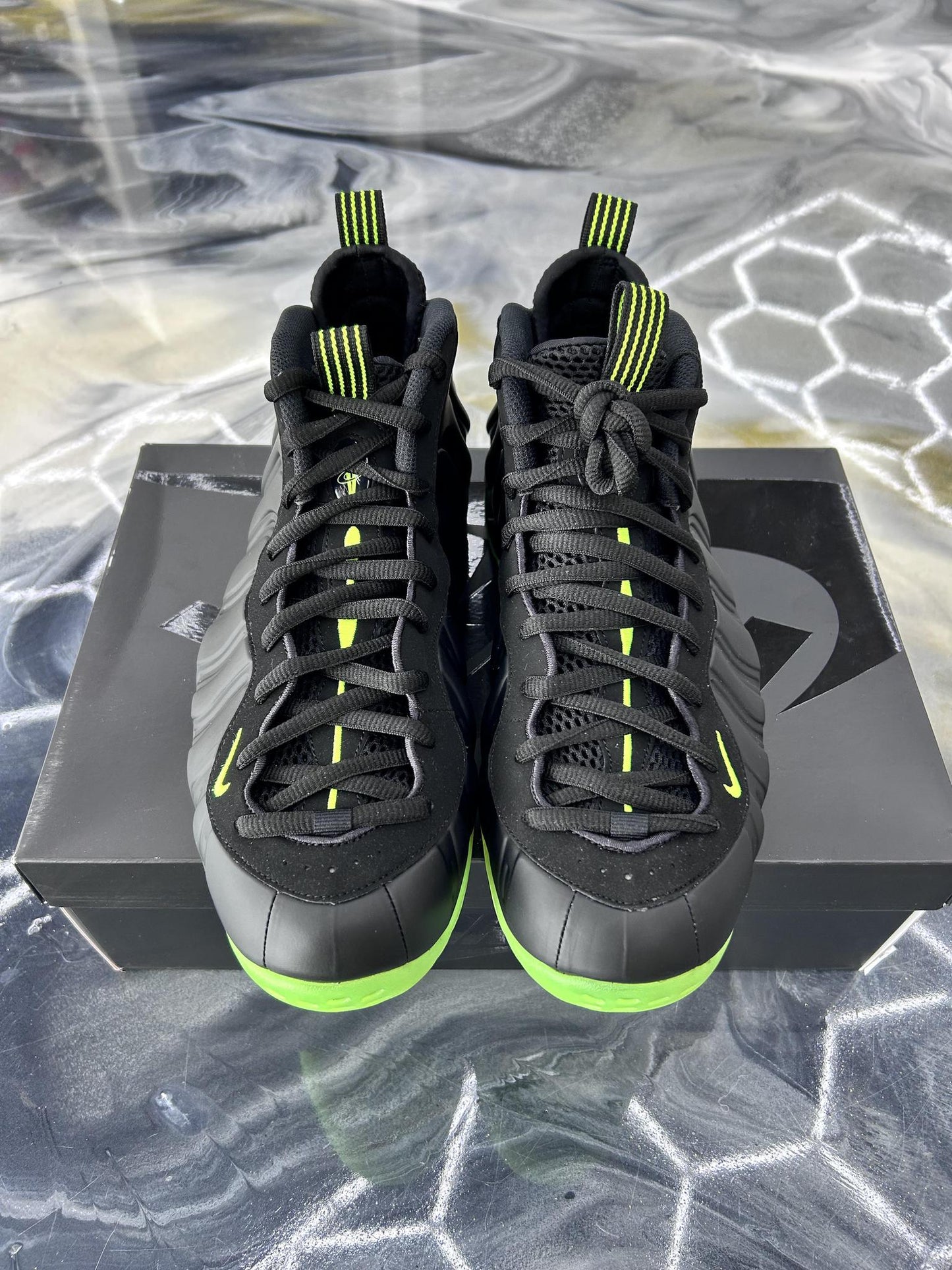 Nike Foamposite "Black Volt" Used Size 11.5