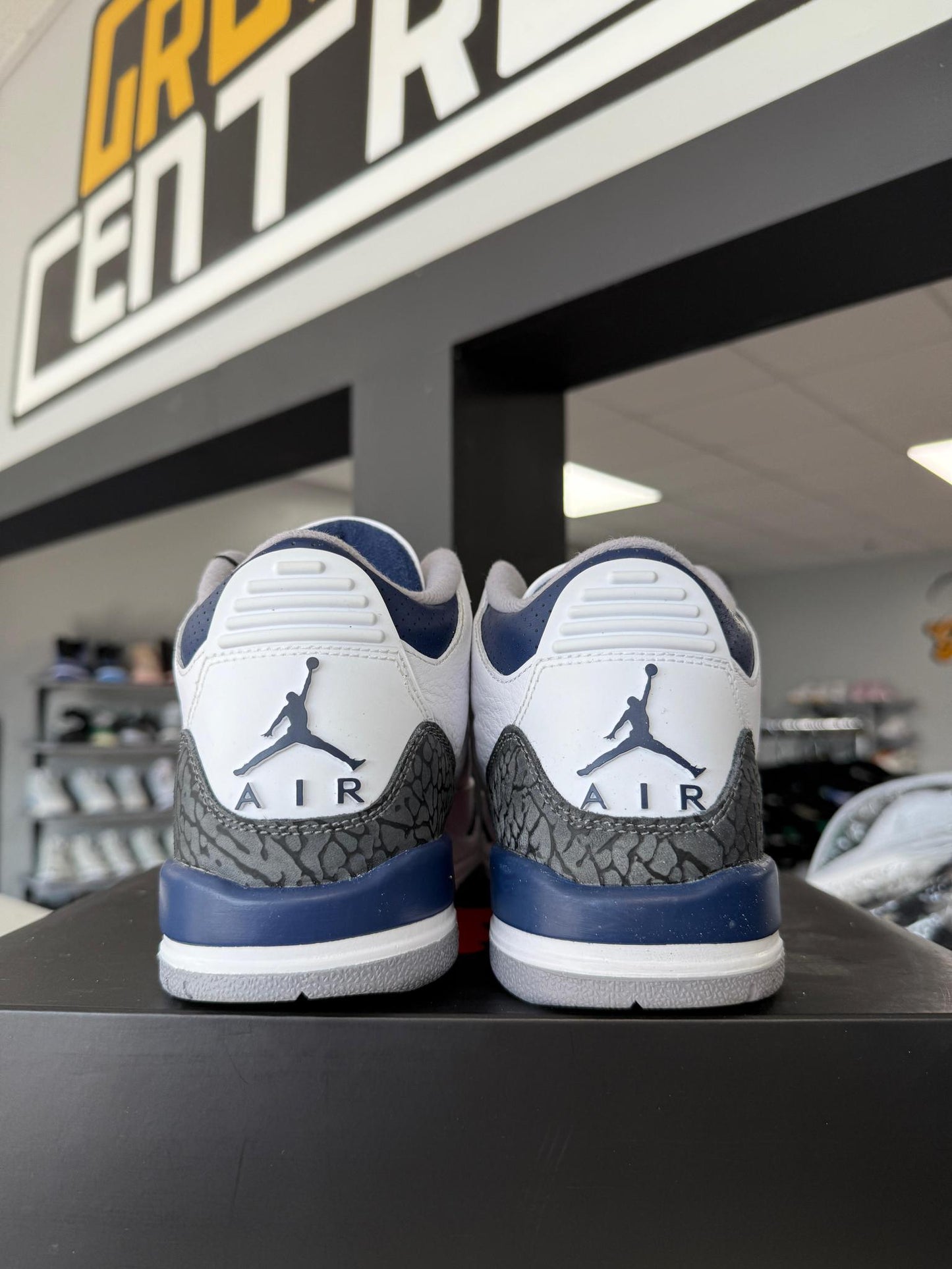 Jordan 3 "Midnight Navy" Used Size 7Y/8.5W