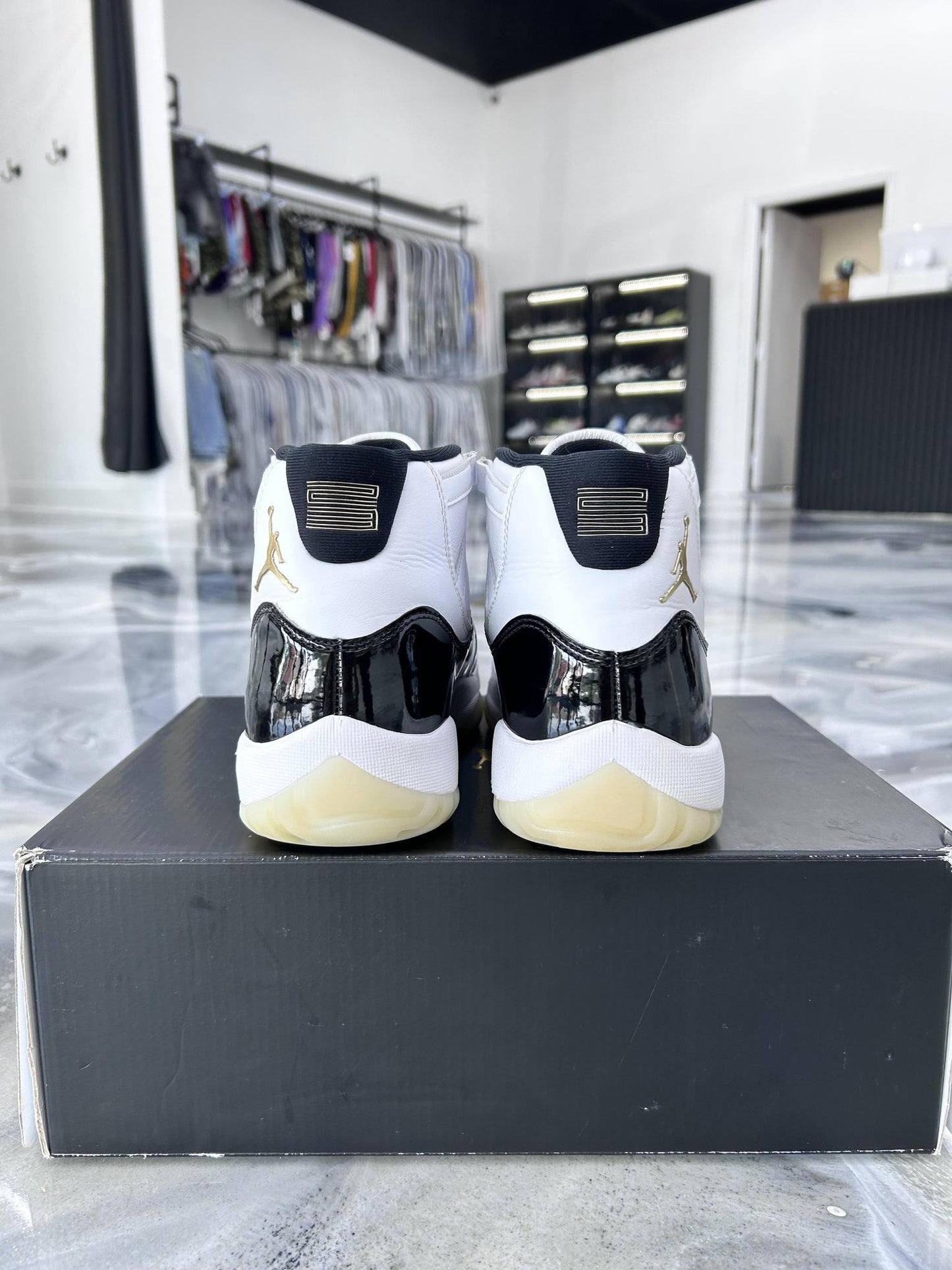 Jordan 11 "Gratitude" Used Size 8