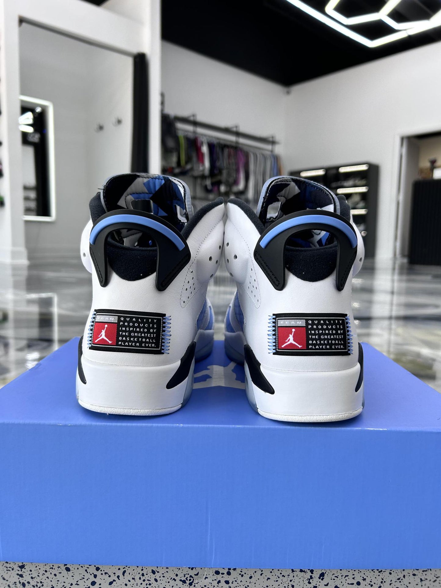 Jordan 6 "UNC" Used Size 9.5