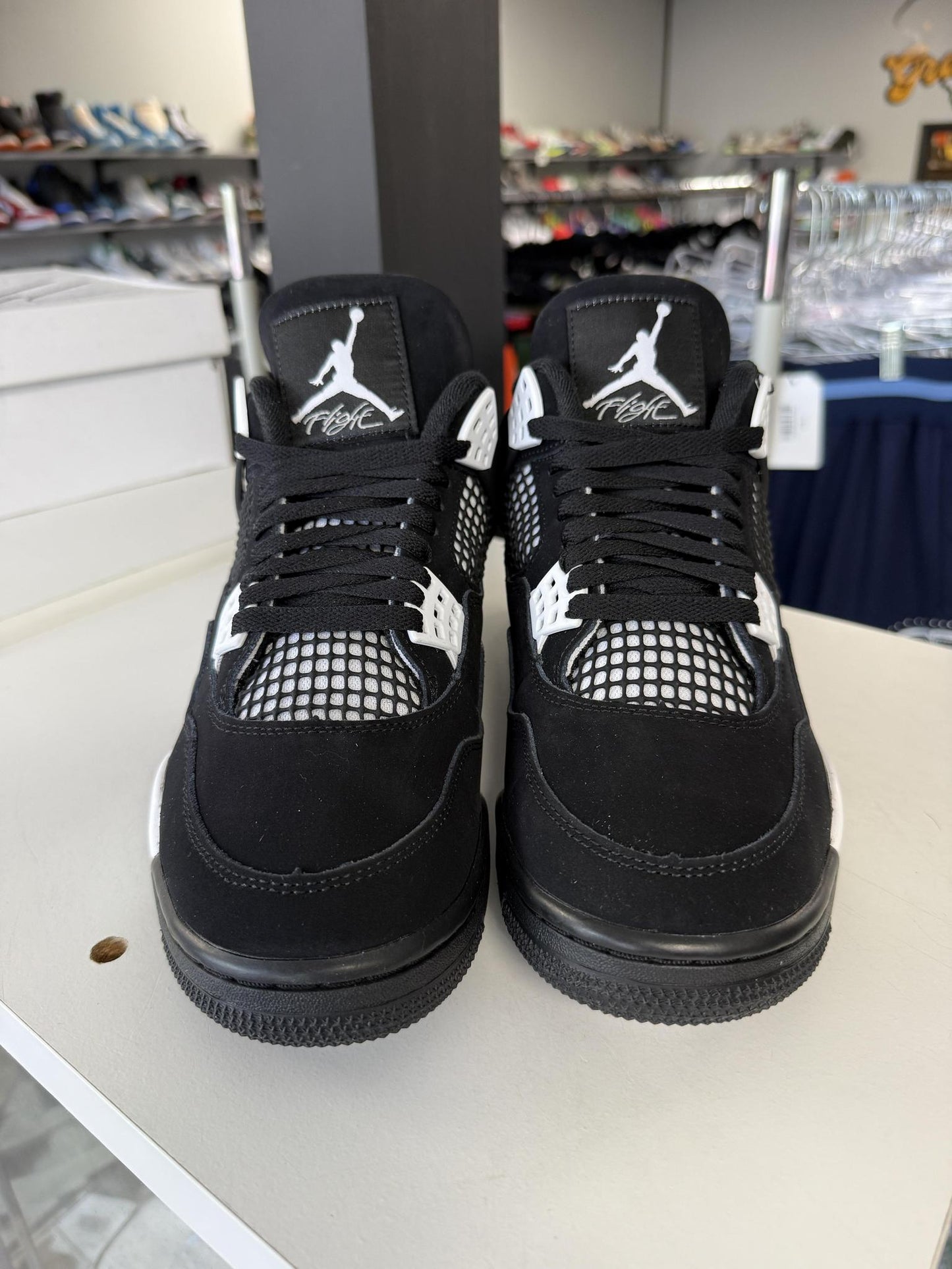 Jordan 4 "White Thunder" Used Size 9
