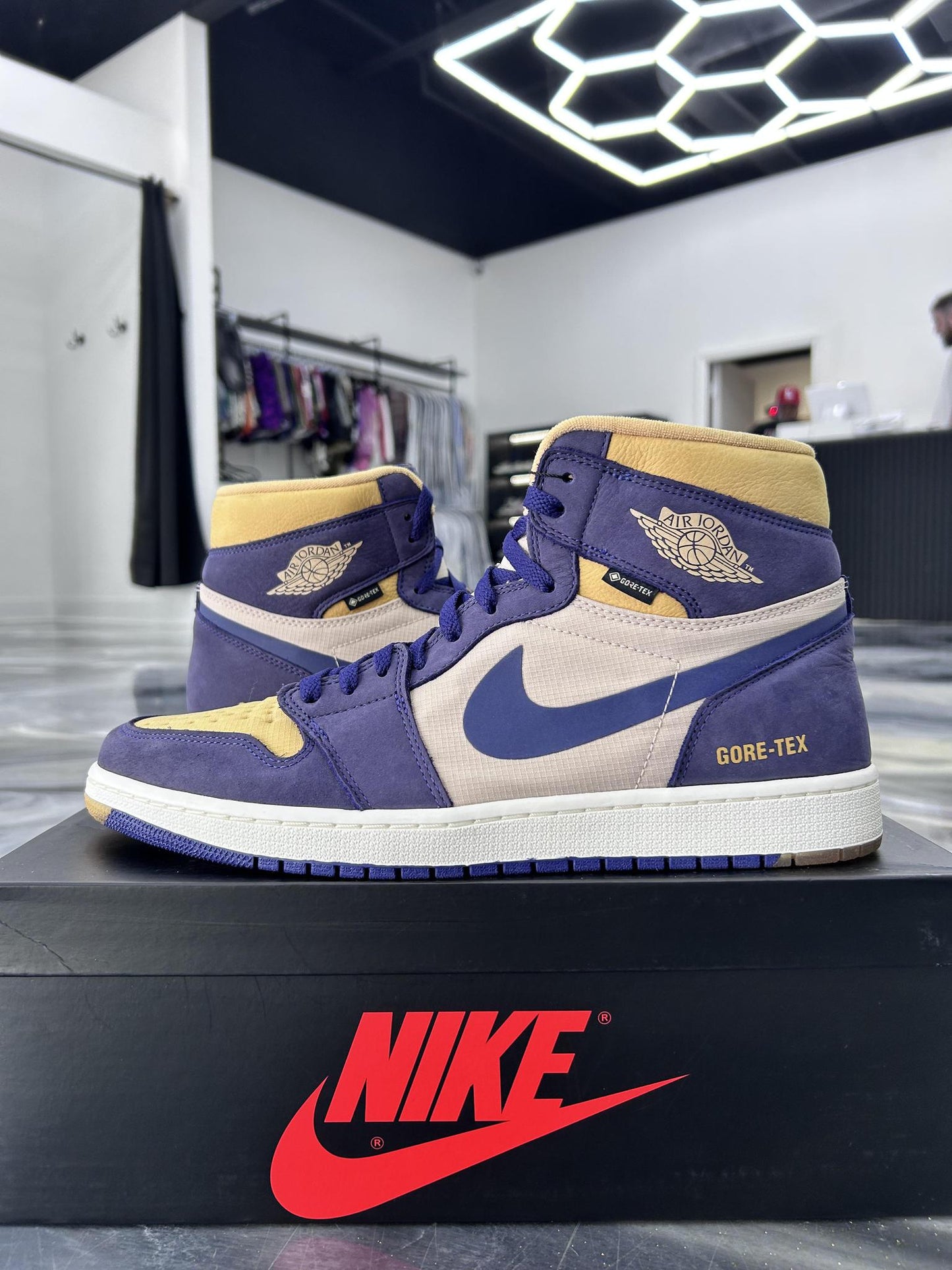 Jordan 1 High "Gore-Tex Purple" Used Size 13