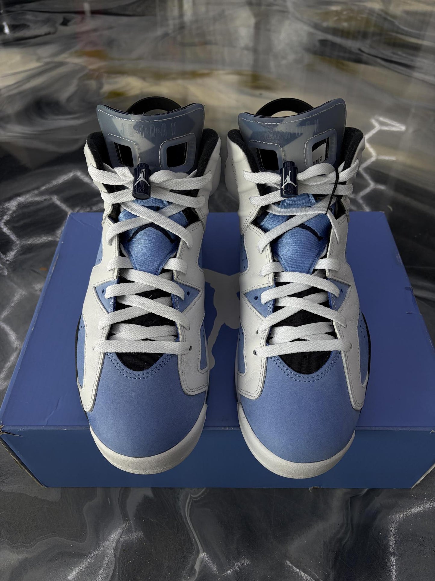 Jordan 6 "UNC" Used Size 9