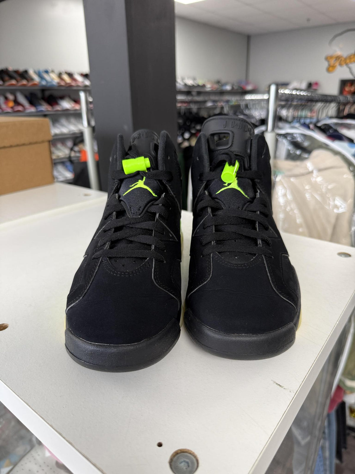 Jordan 6 "Electric Green" Used Size 5.5Y/7W