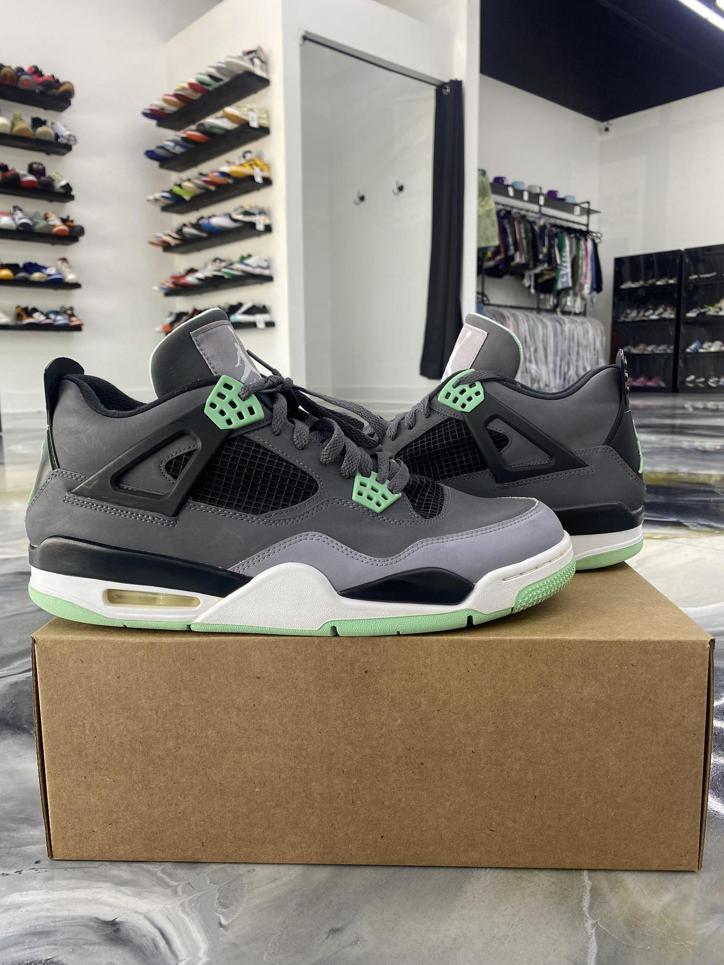 Jordan 4 "Green Glow" Used Size 12