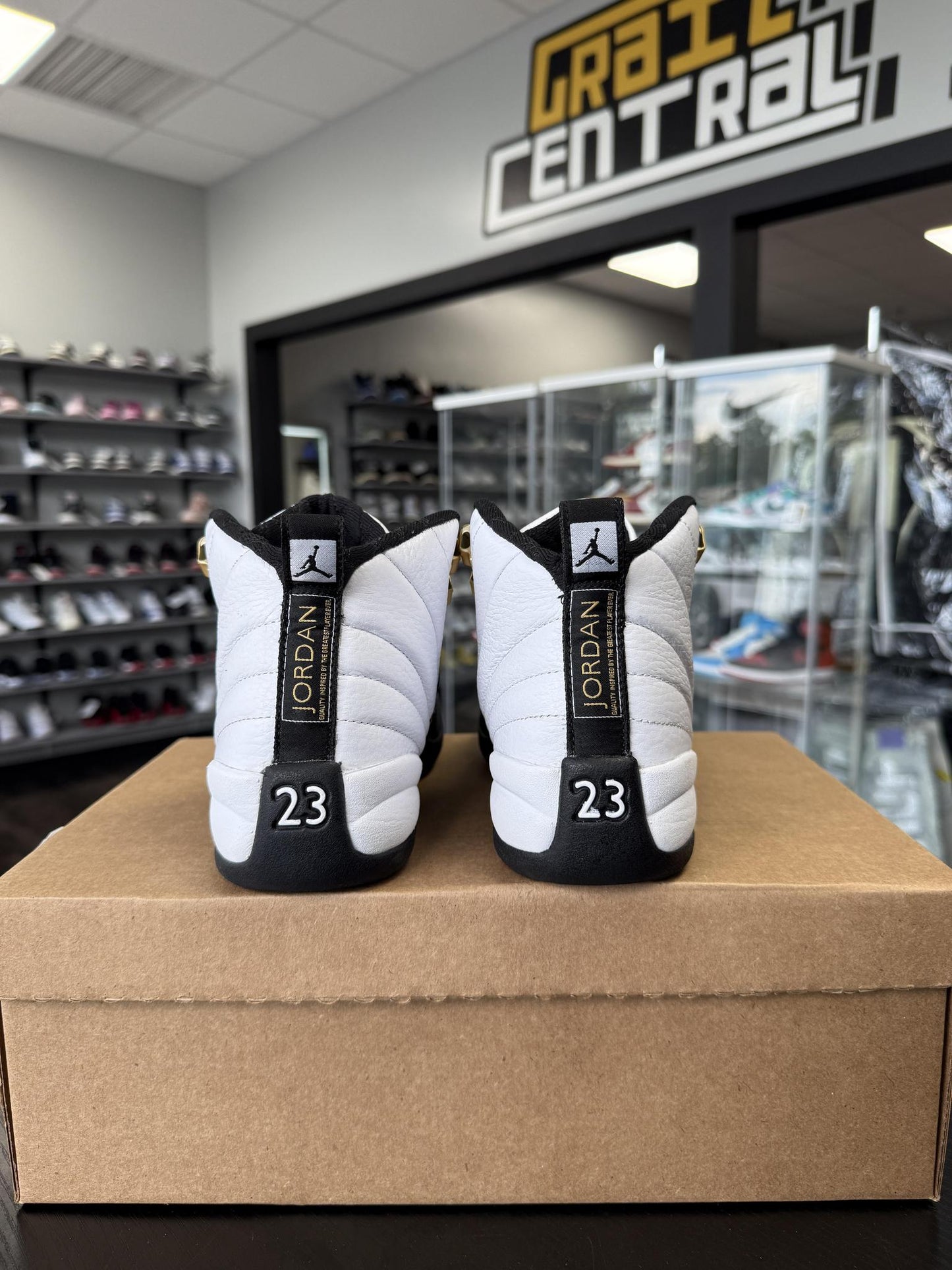 Jordan 12 "Royalty Taxi" Used Size 5Y/6.5W