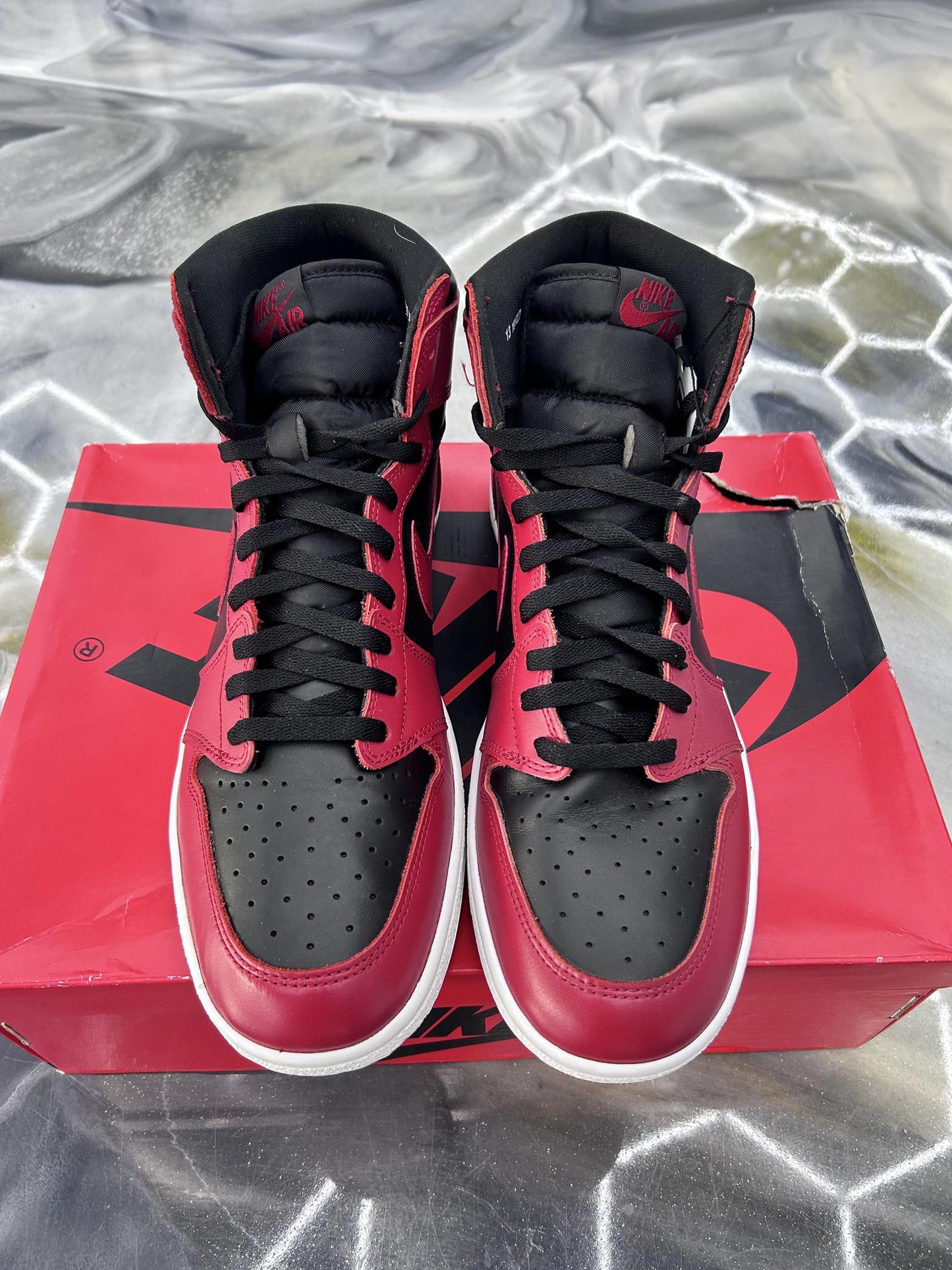 Jordan 1 "Varsity Red" Used Size 13