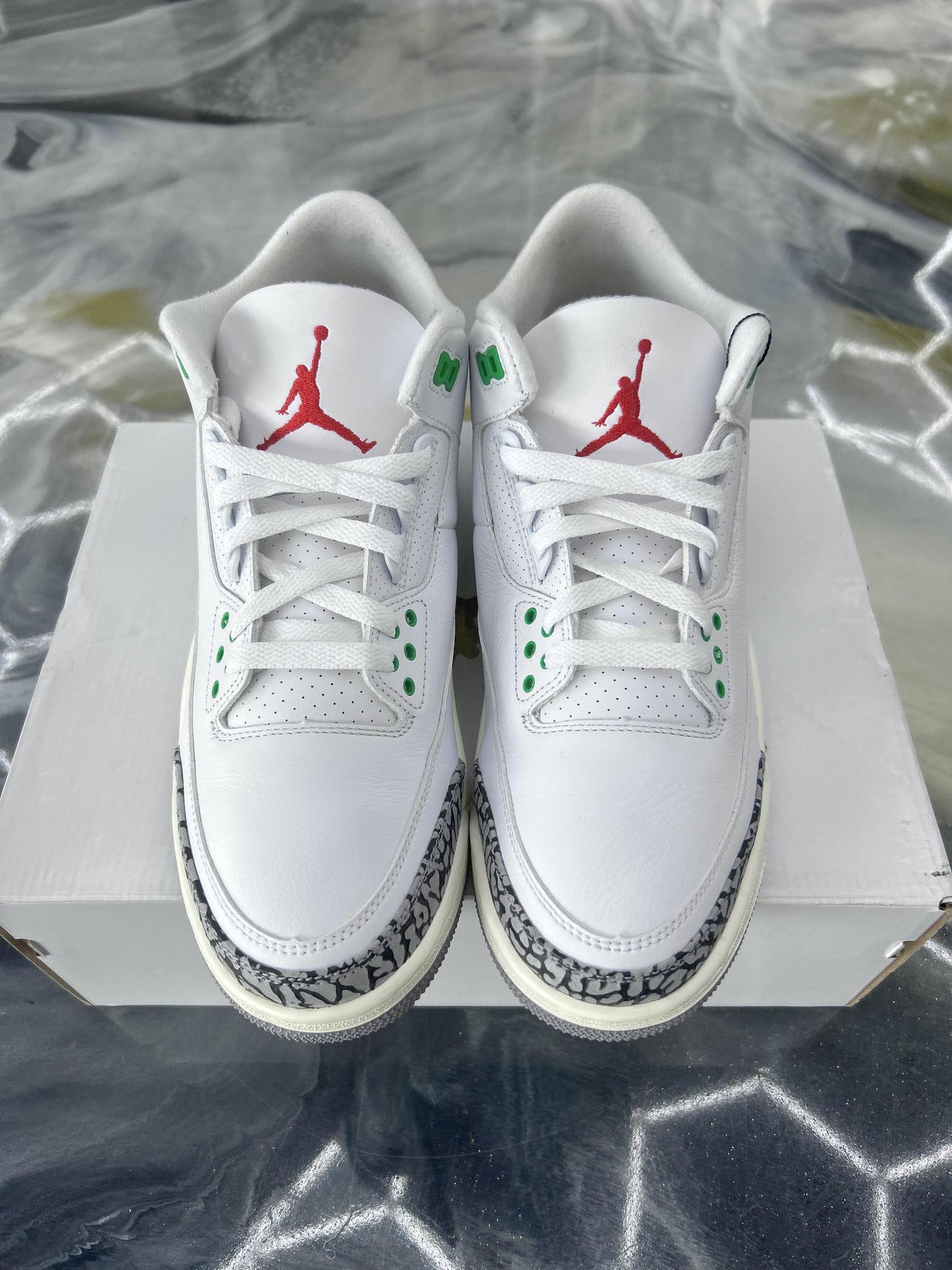Jordan 3 "Lucky Green" Used Size 9
