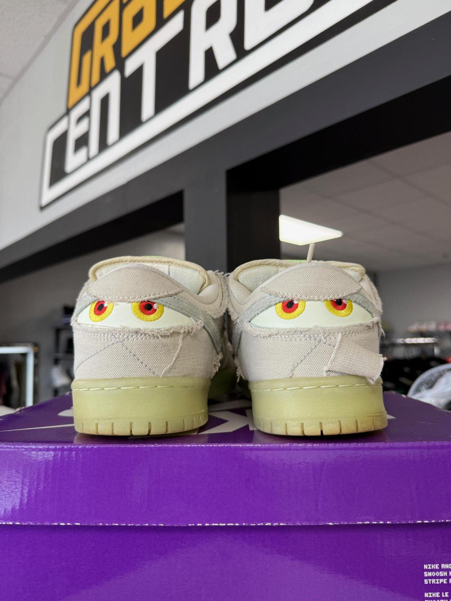 Nike Dunk Low SB "Mummy" Used Size 13