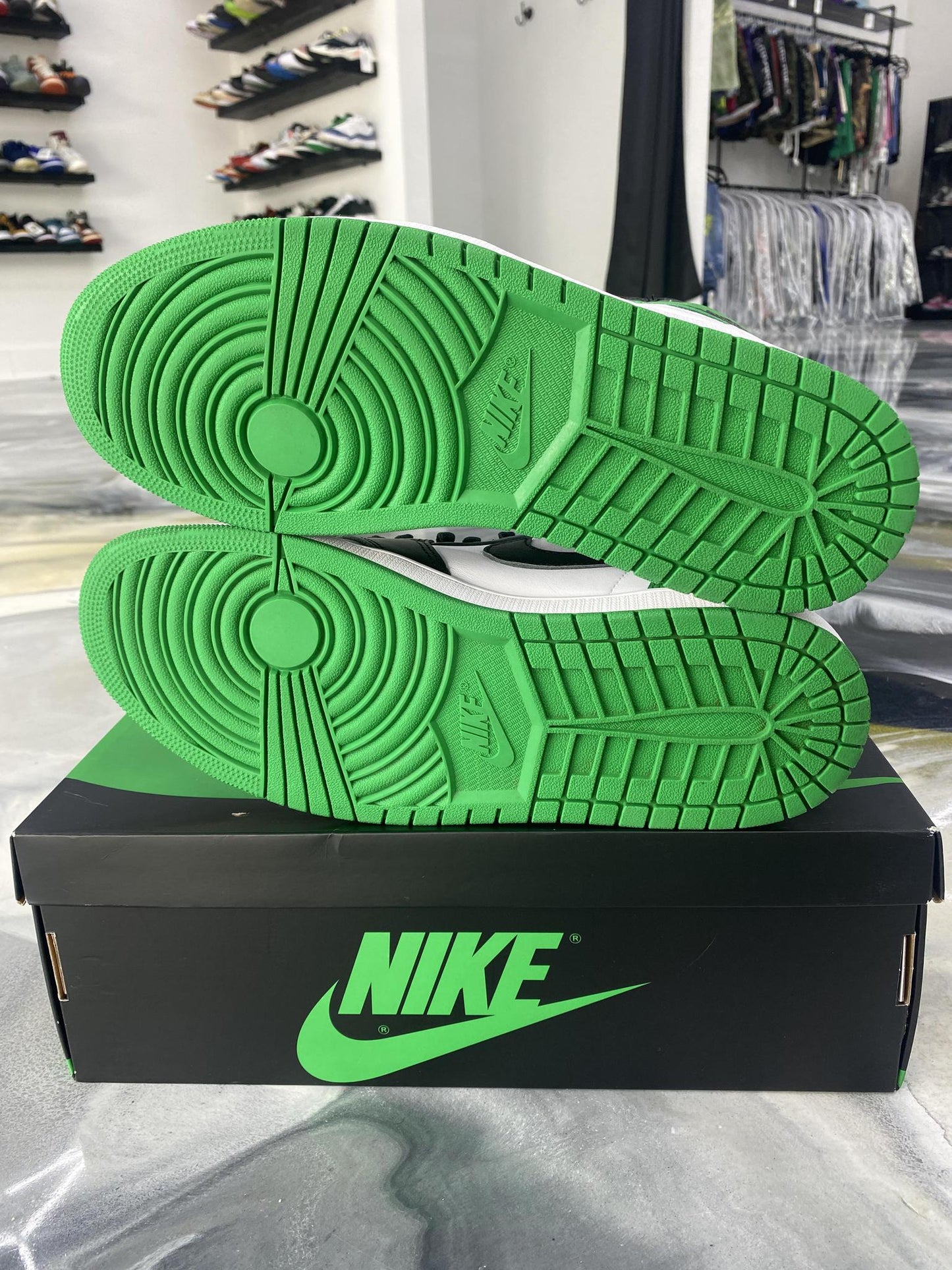 Jordan 1 "Lucky Green" Used Size 12