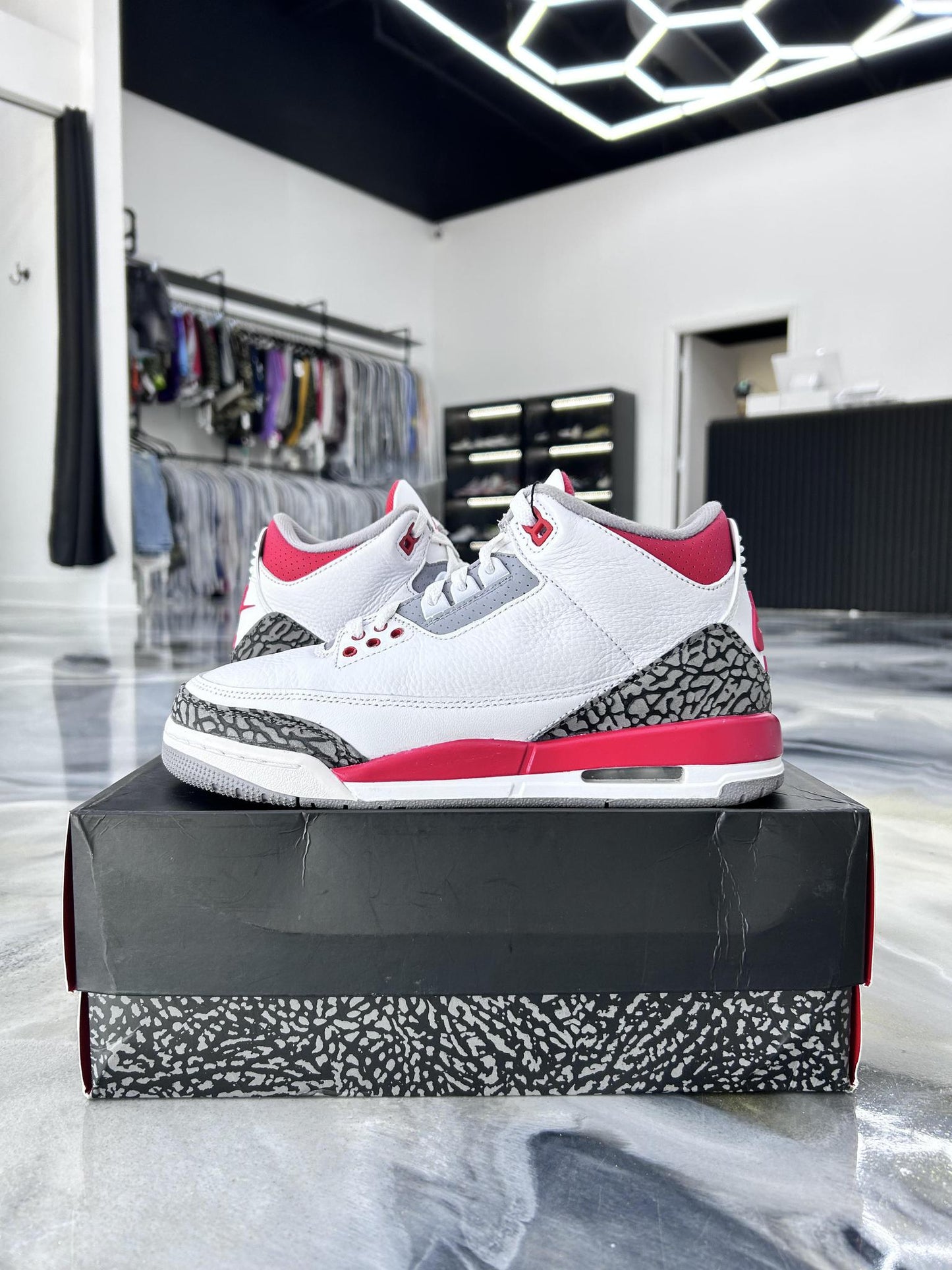Jordan 3 "Fire Red" Used Size 7Y/8.5W