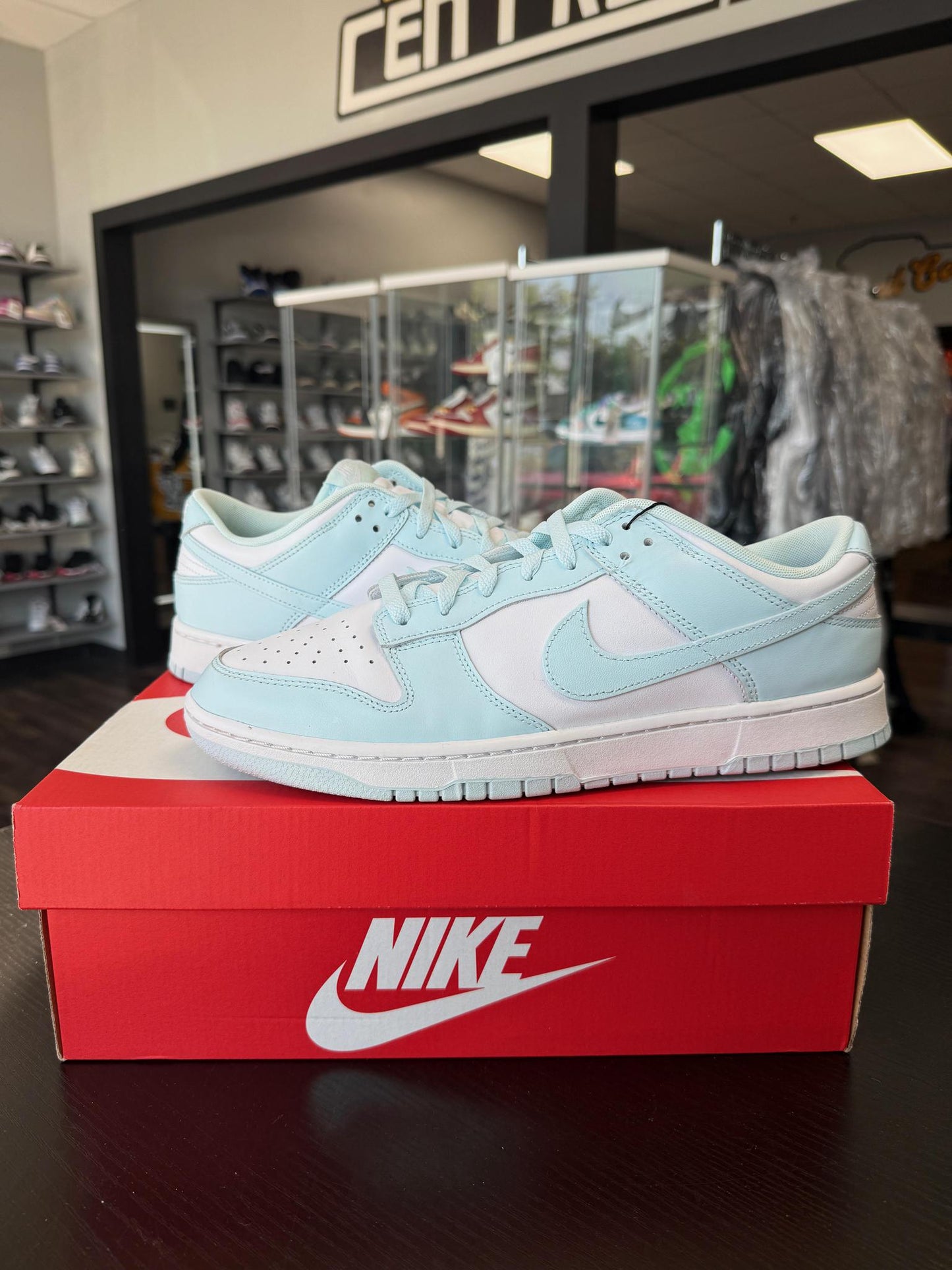 Dunk Low "Glacier Blue" Used Size 12
