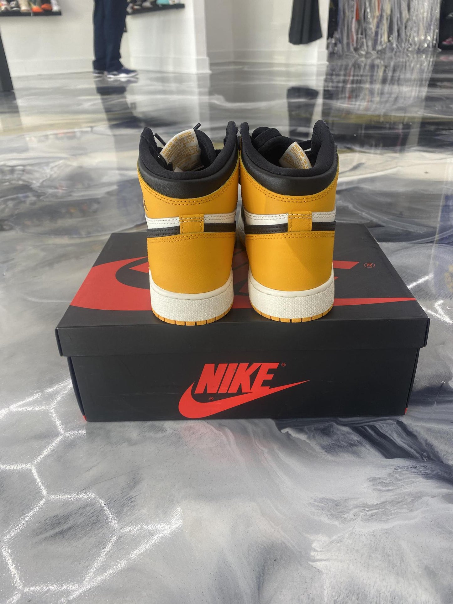 Jordan 1 "Taxis" Used Size 6Y/7.5W