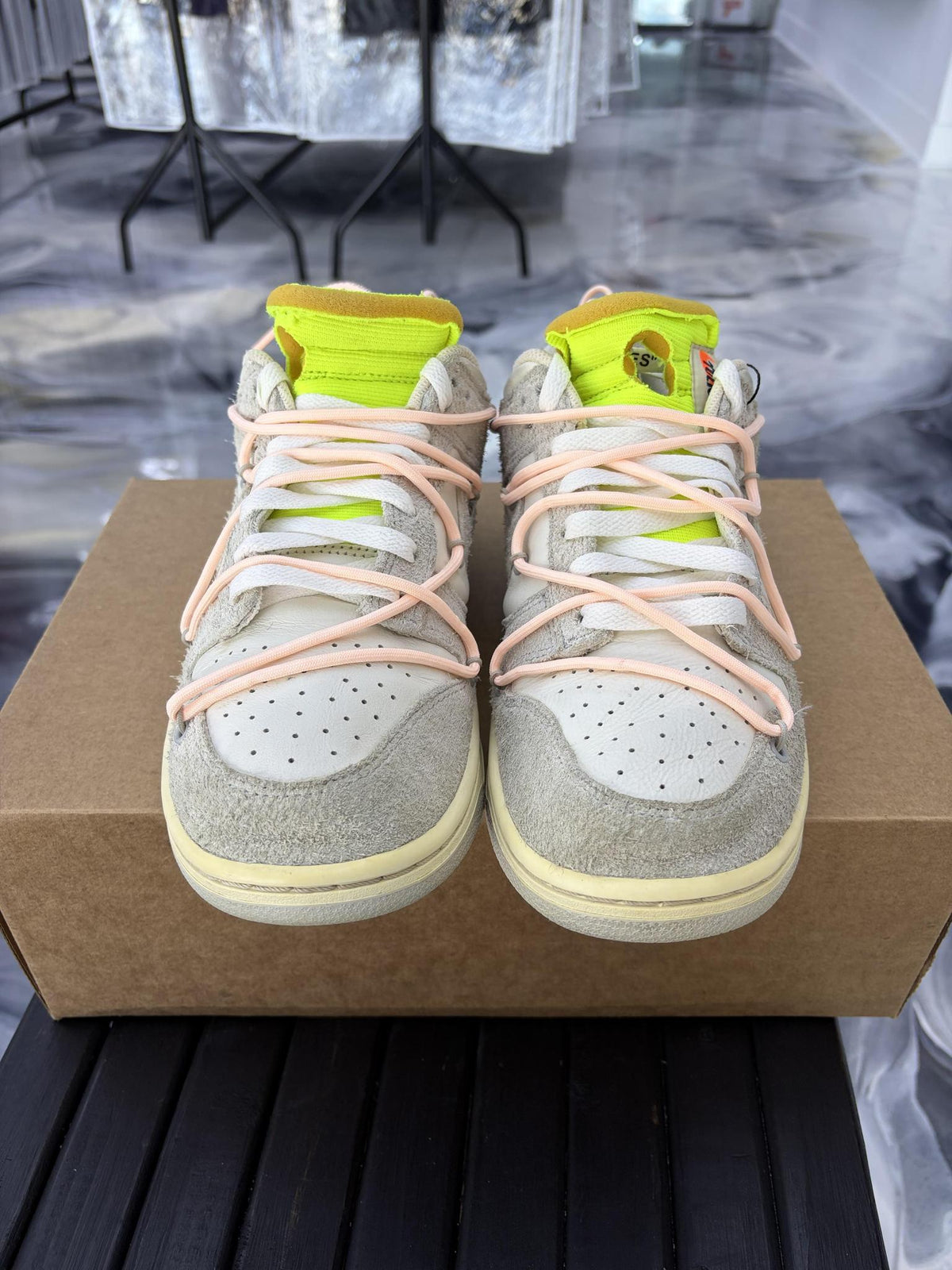 Nike Dunk Low Off White "Lot 12" Used Size 9.5