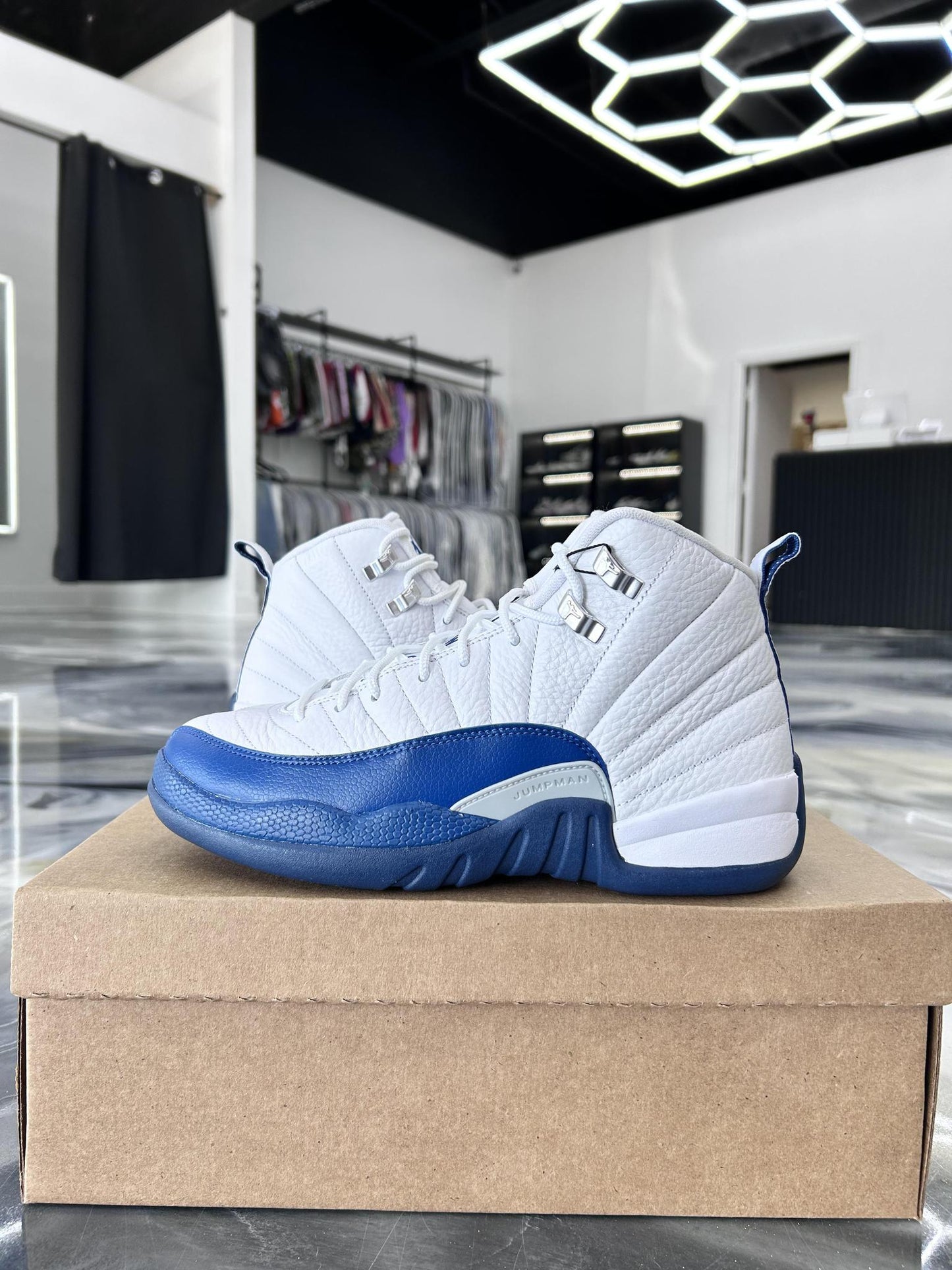 Jordan 12 "French Blue" Used Size 7Y/8.5W