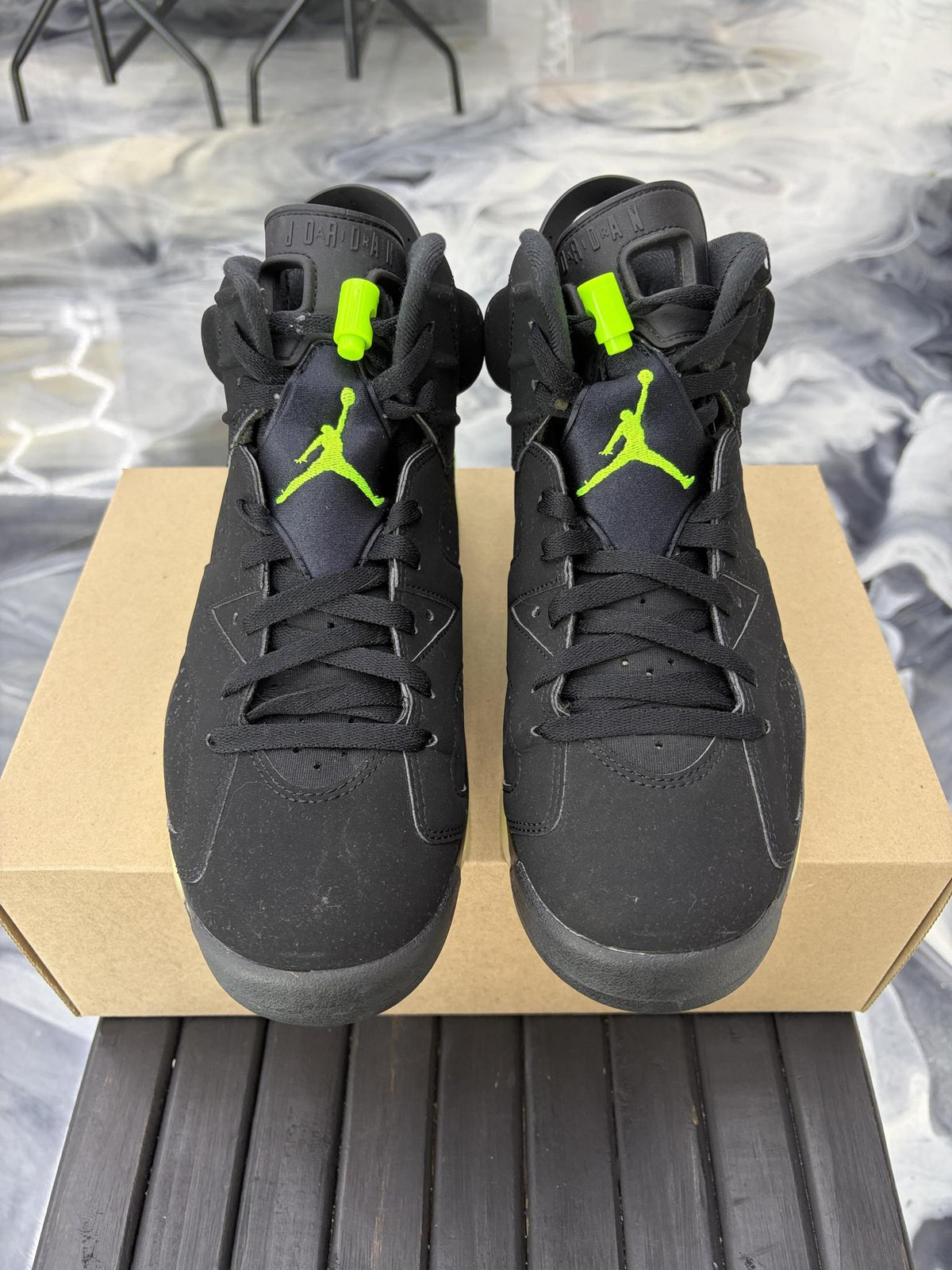 Jordan 6 "Electric Green" Used Size 9.5