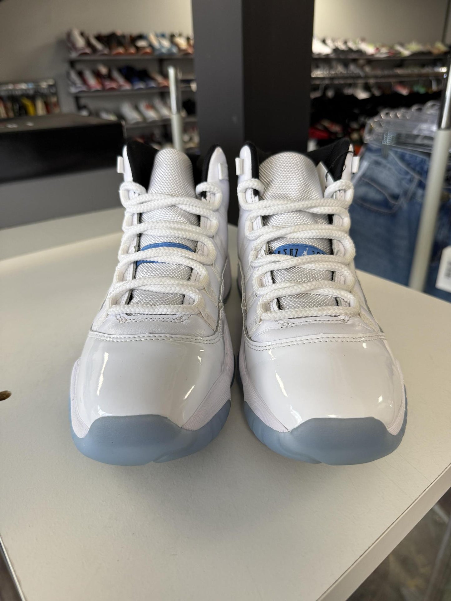 Jordan 11 "Legend Blue" Used Size 6.5Y/8W