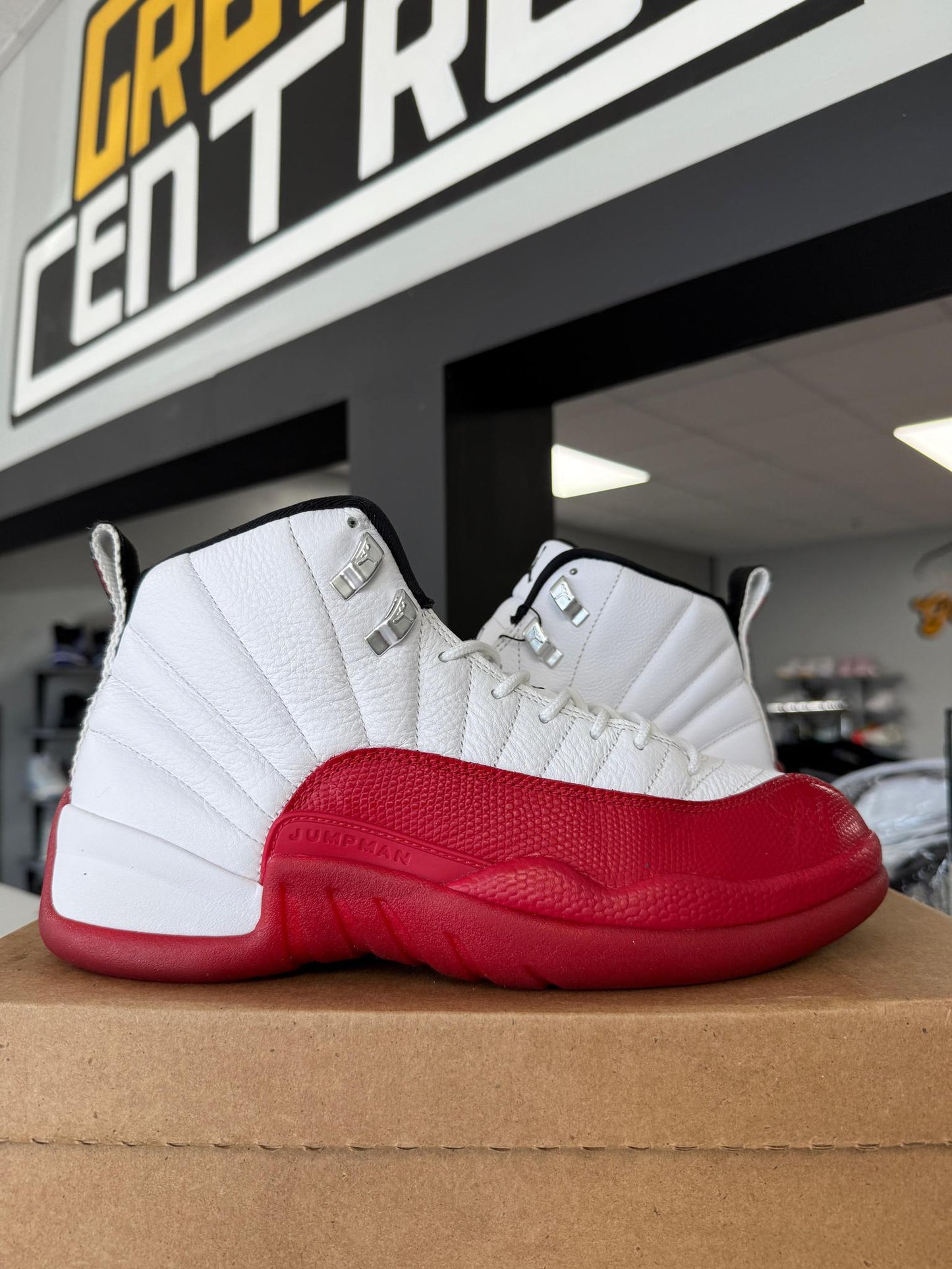 Jordan 12 "Cherry" Used Size 9