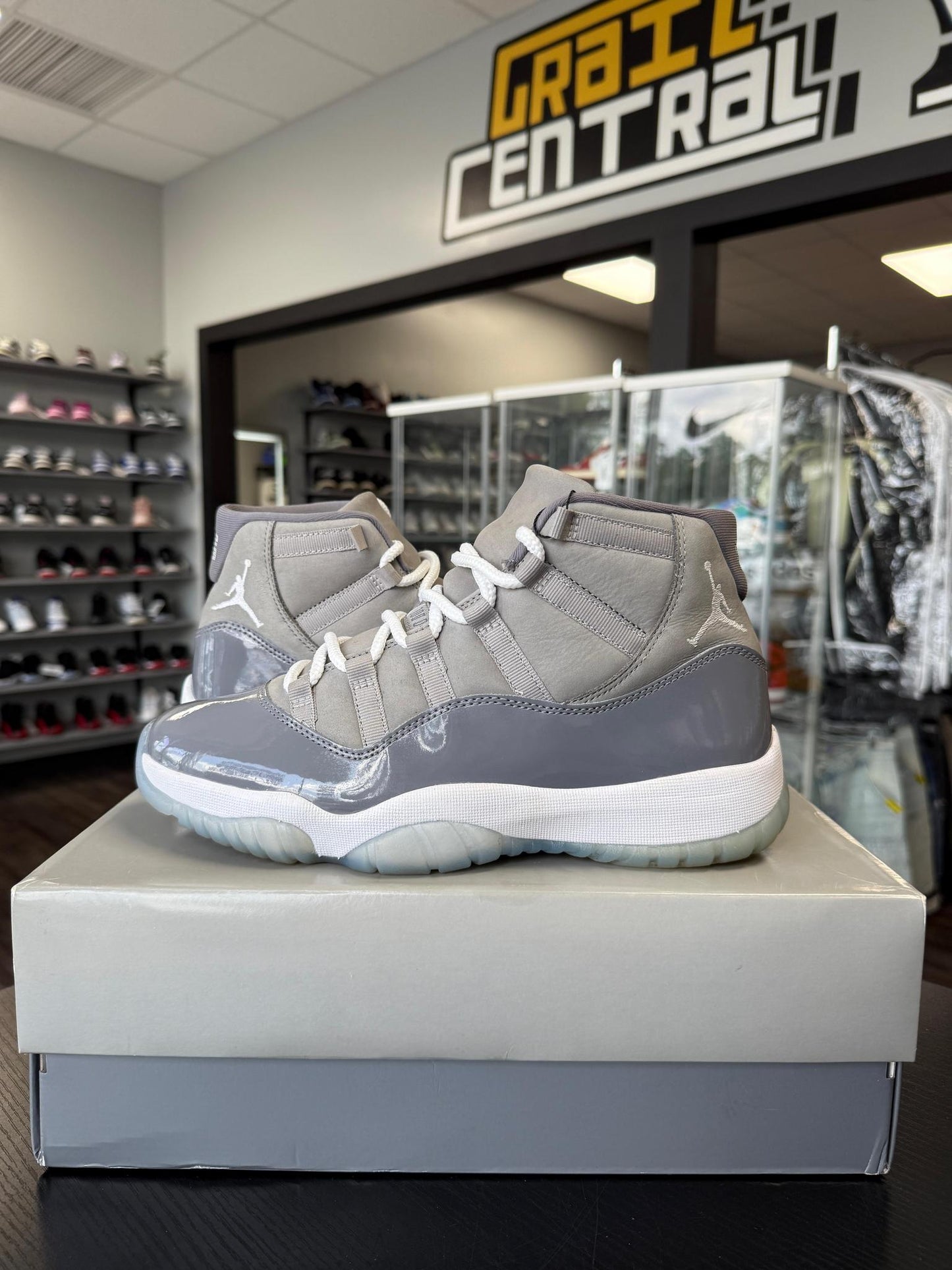 Jordan 11 Cool Grey Used Size 9