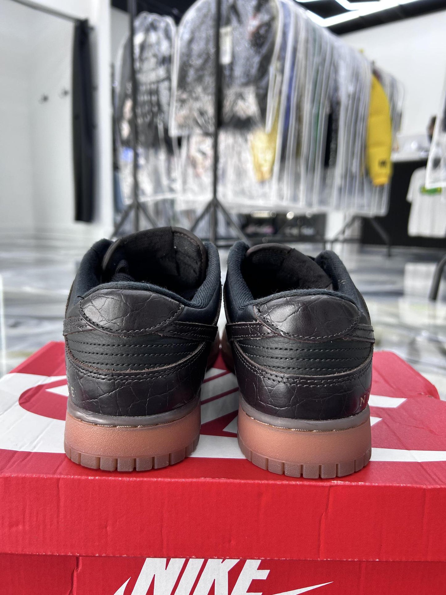 Nike Dunk Low "Velvet Brown" Used Size 9.5